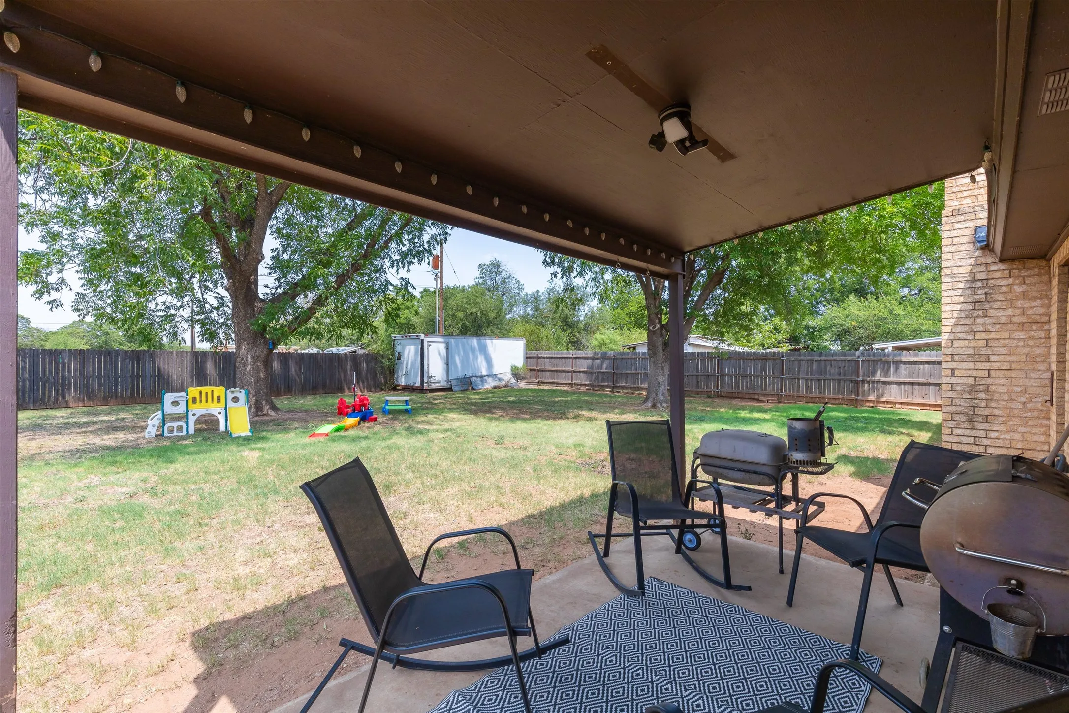 Single Family Residence For Sale in Taylor County , 612 N 2nd, Merkel, Texas 79536, 3 Bedroom, 2 Bathroom, Garage spaces, 1,911 Sqft, built in 1986, mls#21356171, Real Estate Agent in Merkel, Homes For Sale in Taylor county, Homes For Sale in Merkel, Realtor in Merkel Texas, Real Estate Brokerage Independent Realty Texas, Luminita Cordes Realtor