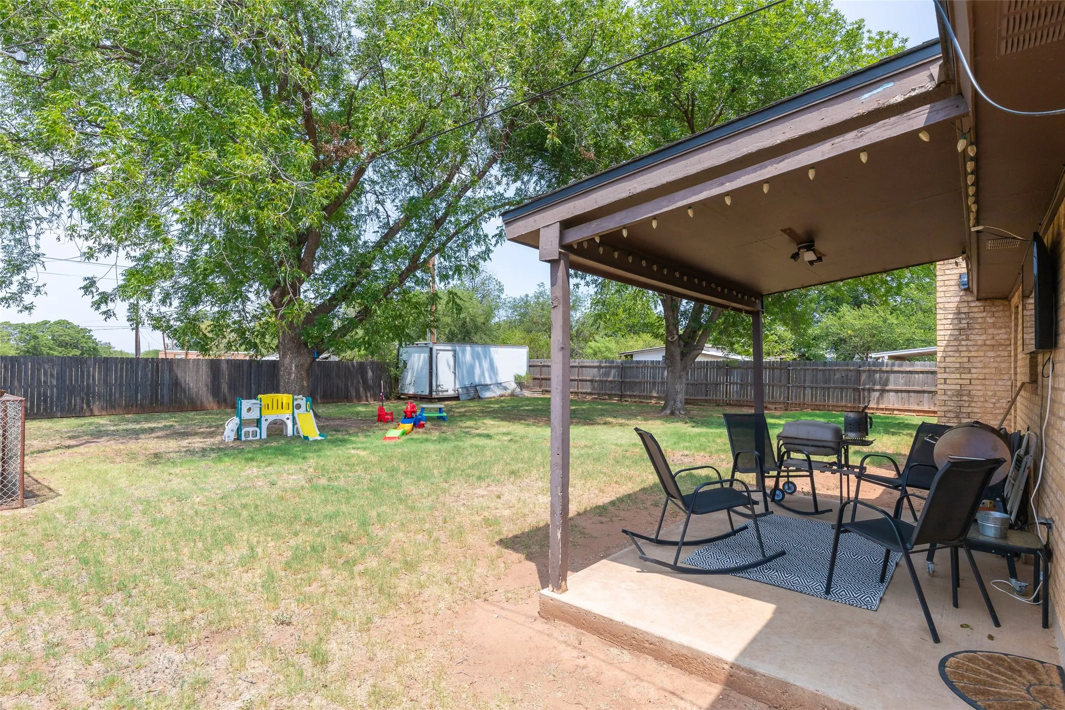 Single Family Residence For Sale in Taylor County , 612 N 2nd, Merkel, Texas 79536, 3 Bedroom, 2 Bathroom, Garage spaces, 1,911 Sqft, built in 1986, mls#21356171, Real Estate Agent in Merkel, Homes For Sale in Taylor county, Homes For Sale in Merkel, Realtor in Merkel Texas, Real Estate Brokerage Independent Realty Texas, Luminita Cordes Realtor