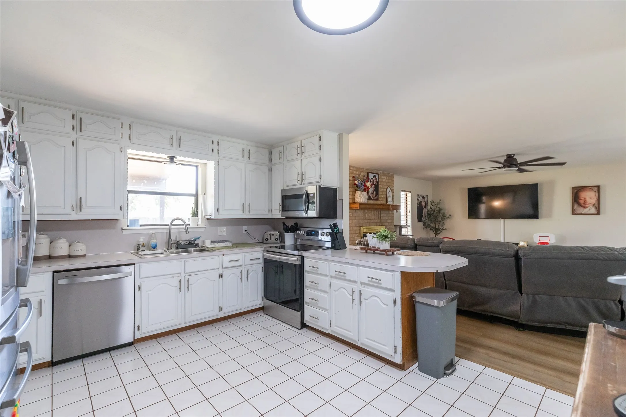 Single Family Residence For Sale in Taylor County , 612 N 2nd, Merkel, Texas 79536, 3 Bedroom, 2 Bathroom, Garage spaces, 1,911 Sqft, built in 1986, mls#21356171, Real Estate Agent in Merkel, Homes For Sale in Taylor county, Homes For Sale in Merkel, Realtor in Merkel Texas, Real Estate Brokerage Independent Realty Texas, Luminita Cordes Realtor