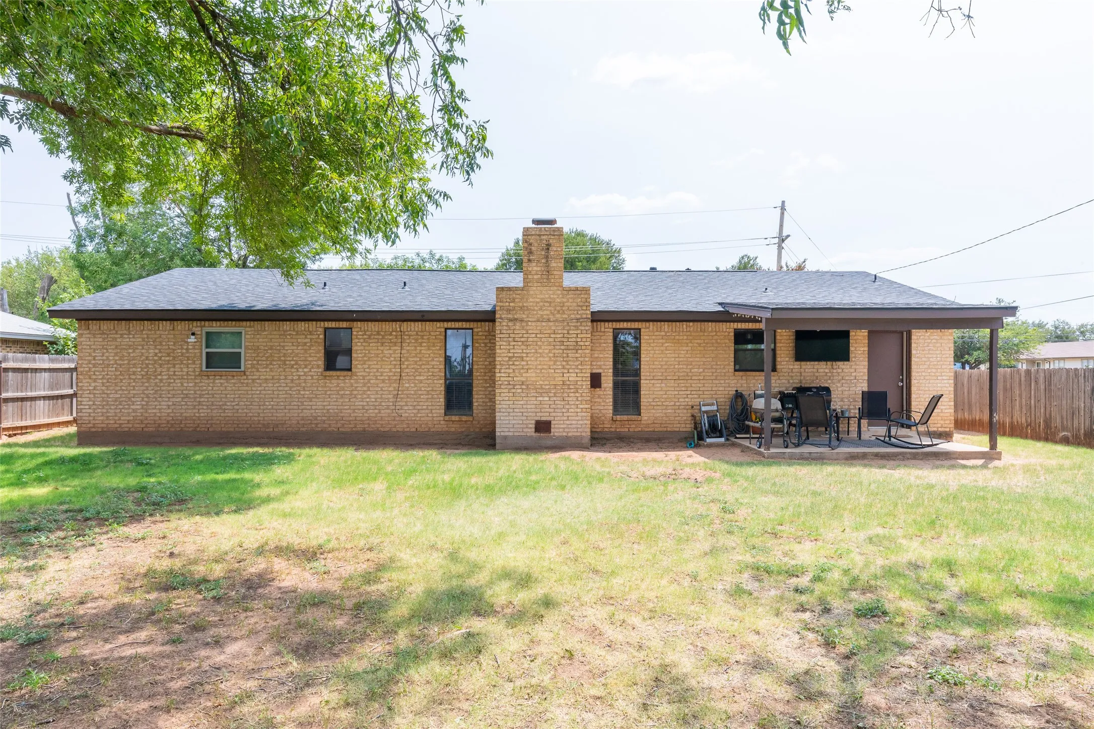 Single Family Residence For Sale in Taylor County , 612 N 2nd, Merkel, Texas 79536, 3 Bedroom, 2 Bathroom, Garage spaces, 1,911 Sqft, built in 1986, mls#21356171, Real Estate Agent in Merkel, Homes For Sale in Taylor county, Homes For Sale in Merkel, Realtor in Merkel Texas, Real Estate Brokerage Independent Realty Texas, Luminita Cordes Realtor