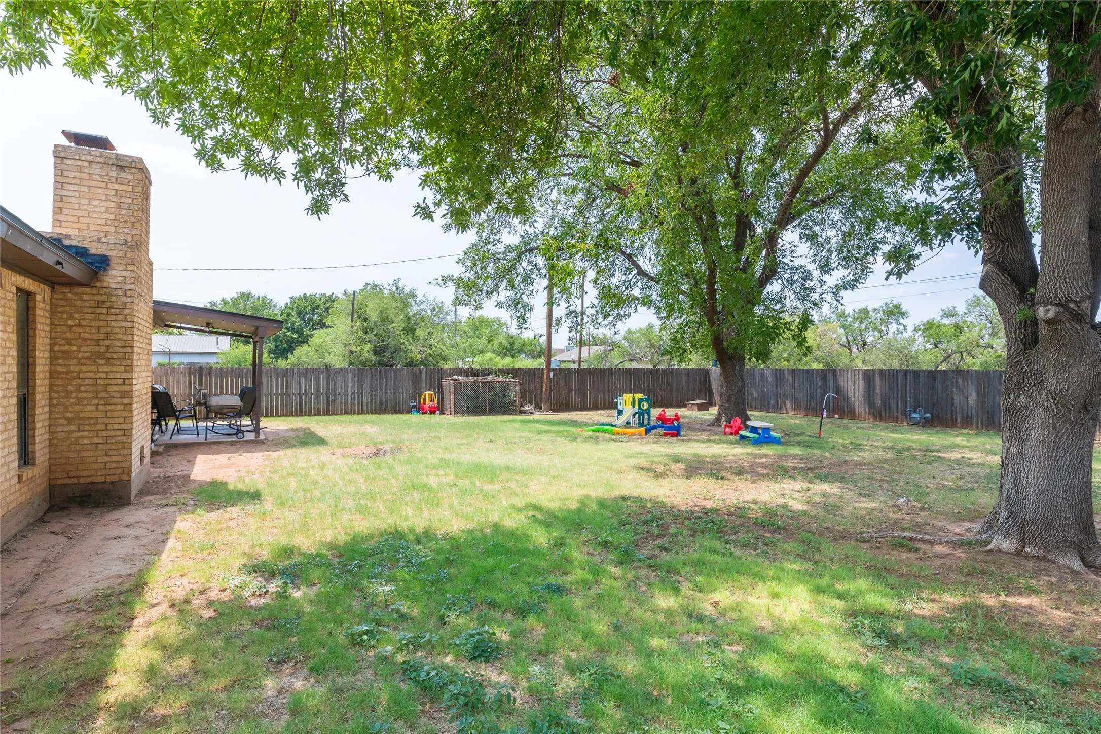Single Family Residence For Sale in Taylor County , 612 N 2nd, Merkel, Texas 79536, 3 Bedroom, 2 Bathroom, Garage spaces, 1,911 Sqft, built in 1986, mls#21356171, Real Estate Agent in Merkel, Homes For Sale in Taylor county, Homes For Sale in Merkel, Realtor in Merkel Texas, Real Estate Brokerage Independent Realty Texas, Luminita Cordes Realtor