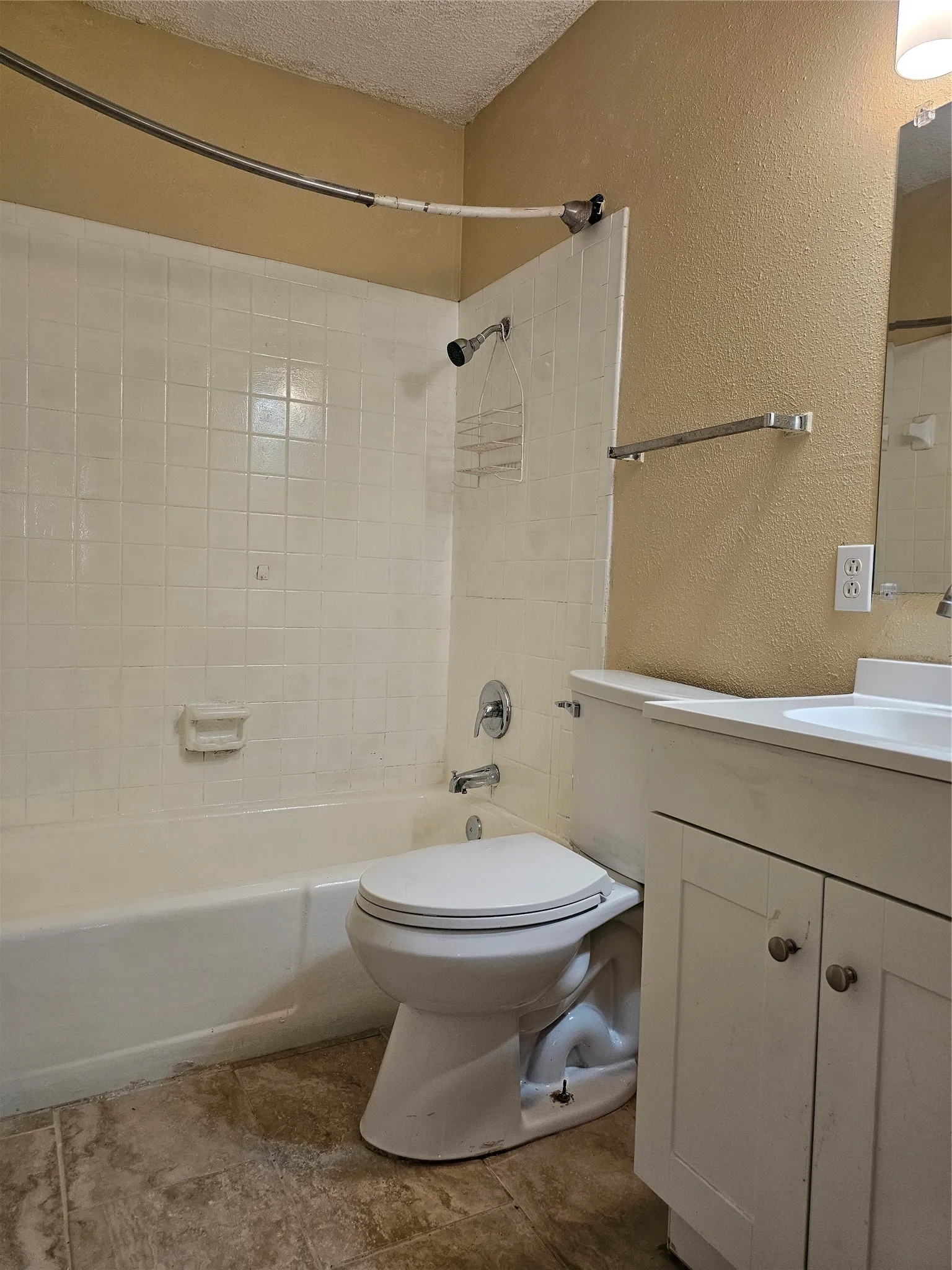 Single Family Residence For Rent in Tarrant County , 5604 Macarthur Drive, Fort Worth, Texas 76112, 4 Bedroom, 2 Bathroom, Garage spaces, 1,491 Sqft, built in 1972, mls#21357320, Real Estate Agent in Fort Worth, Homes For Rent in Tarrant county, Homes For Rent in Fort Worth, Realtor in Fort Worth Texas, Real Estate Brokerage Independent Realty Texas, Luminita Cordes Realtor