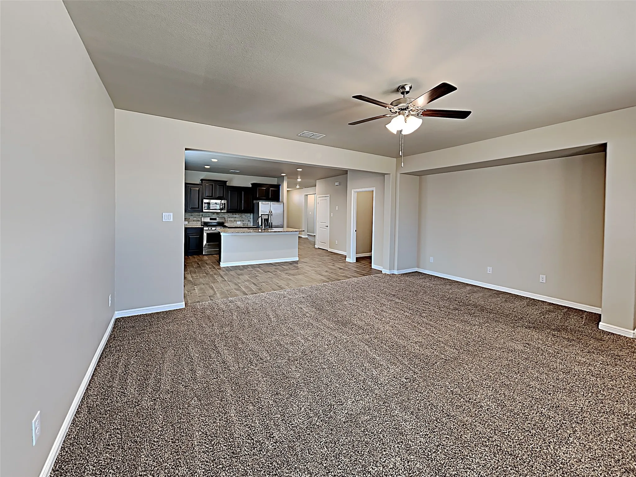 Single Family Residence For Sale in Ellis County , 2606 Lavender Lane, Glenn Heights, Texas 75154, 3 Bedroom, 2 Bathroom, 2 Garage spaces, 2,207 Sqft, built in 2019, mls#21357321, Real Estate Agent in Glenn Heights, Homes For Sale in Ellis county, Homes For Sale in Glenn Heights, Realtor in Glenn Heights Texas, Real Estate Brokerage Independent Realty Texas, Luminita Cordes Realtor