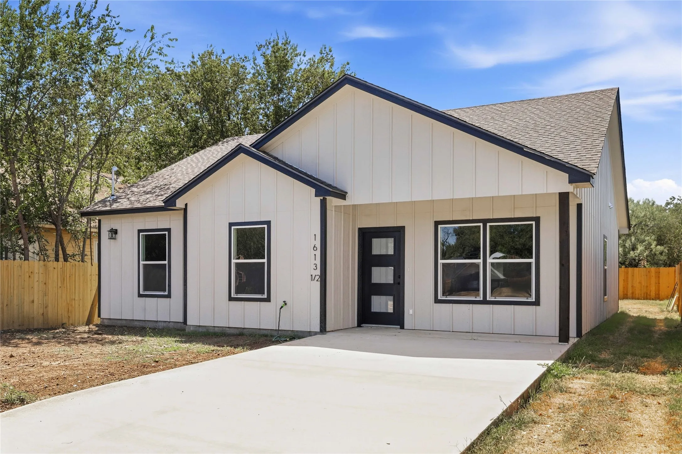Single Family Residence For Sale in Brown County , 1613 1/2 2nd Street, Brownwood, Texas 76801, 3 Bedroom, 2 Bathroom, Garage spaces, 1,450 Sqft, built in 2026, mls#21352575, Real Estate Agent in Brownwood, Homes For Sale in Brown county, Homes For Sale in Brownwood, Realtor in Brownwood Texas, Real Estate Brokerage Independent Realty Texas, Luminita Cordes Realtor