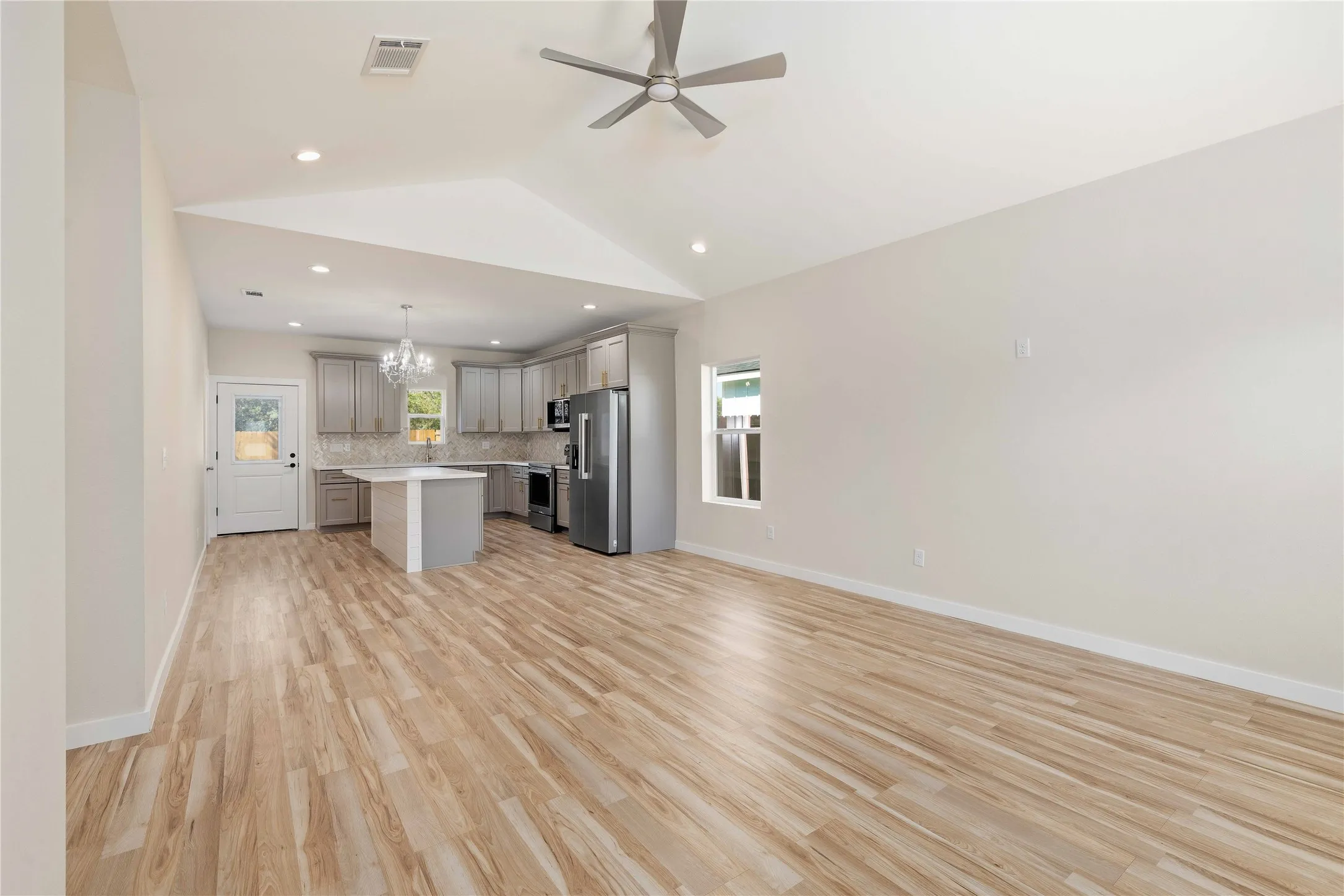 Single Family Residence For Sale in Brown County , 1613 1/2 2nd Street, Brownwood, Texas 76801, 3 Bedroom, 2 Bathroom, Garage spaces, 1,450 Sqft, built in 2026, mls#21352575, Real Estate Agent in Brownwood, Homes For Sale in Brown county, Homes For Sale in Brownwood, Realtor in Brownwood Texas, Real Estate Brokerage Independent Realty Texas, Luminita Cordes Realtor