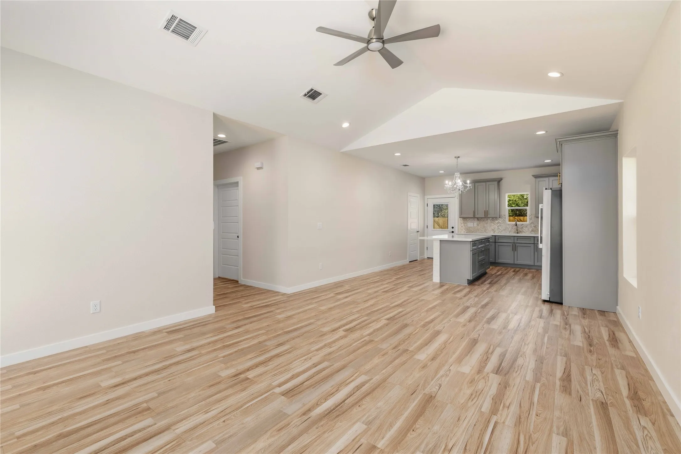 Single Family Residence For Sale in Brown County , 1613 1/2 2nd Street, Brownwood, Texas 76801, 3 Bedroom, 2 Bathroom, Garage spaces, 1,450 Sqft, built in 2026, mls#21352575, Real Estate Agent in Brownwood, Homes For Sale in Brown county, Homes For Sale in Brownwood, Realtor in Brownwood Texas, Real Estate Brokerage Independent Realty Texas, Luminita Cordes Realtor