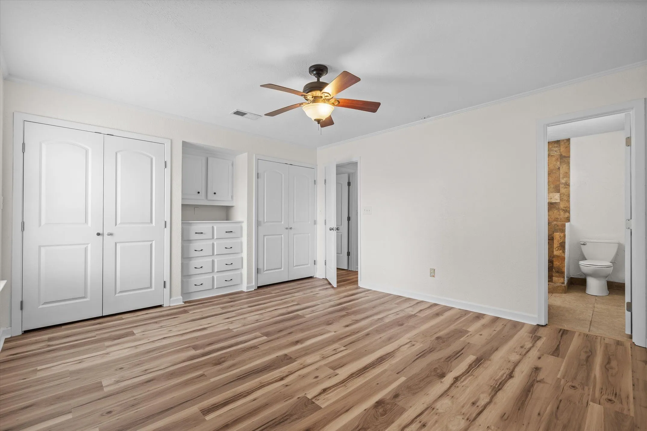 Single Family Residence For Sale in Kaufman County , 6128 N Fm 148, Terrell, Texas 75160, 4 Bedroom, 3 Bathroom, 2 Garage spaces, 2,805 Sqft, built in 1983, Price $639,000, mls#21336241, Real Estate Agent in Terrell, Homes For Sale in Kaufman county, Homes For Sale in Terrell, Realtor in Terrell Texas, Real Estate Brokerage Independent Realty Texas, Luminita Cordes Realtor