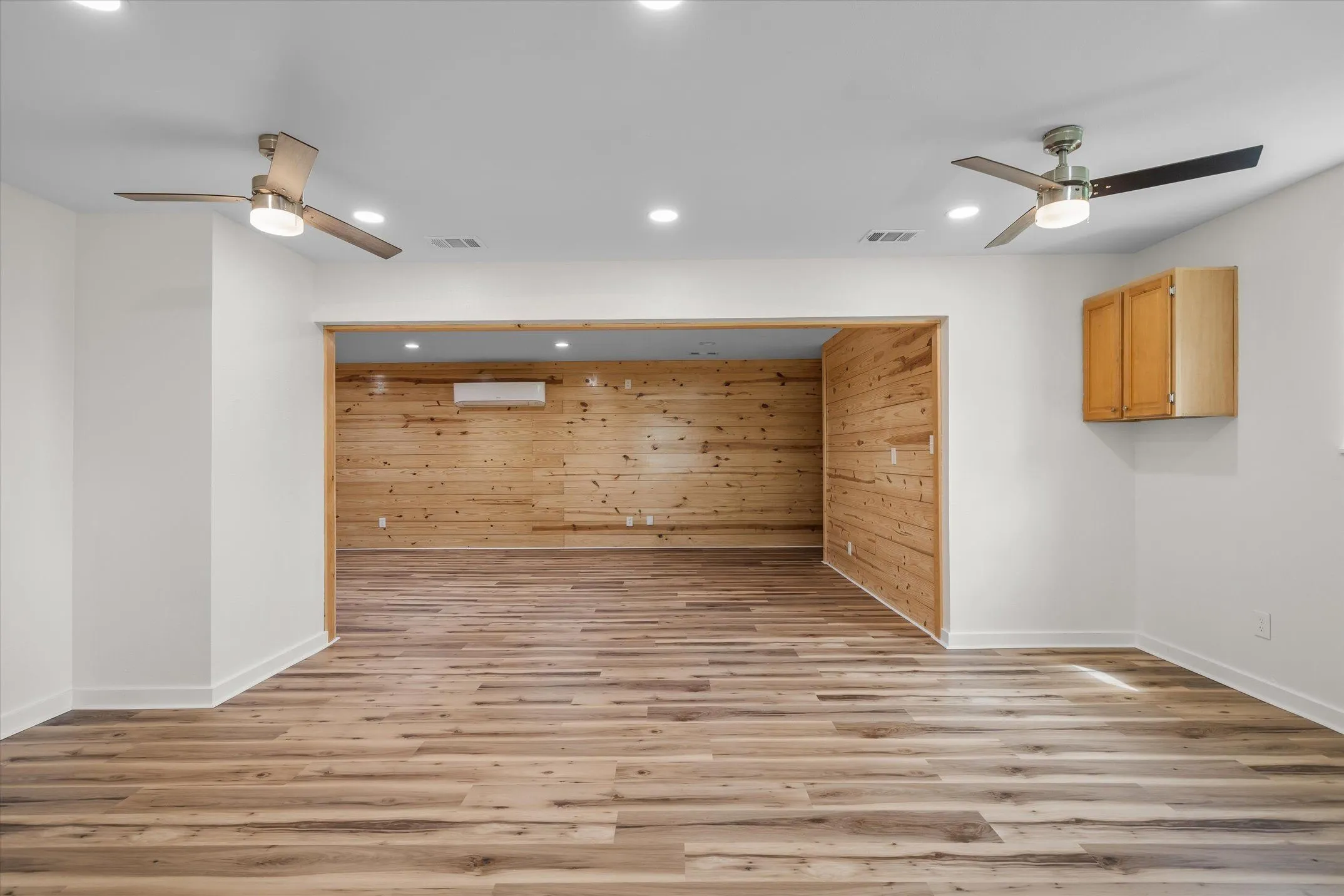Single Family Residence For Sale in Kaufman County , 6128 N Fm 148, Terrell, Texas 75160, 4 Bedroom, 3 Bathroom, 2 Garage spaces, 2,805 Sqft, built in 1983, Price $639,000, mls#21336241, Real Estate Agent in Terrell, Homes For Sale in Kaufman county, Homes For Sale in Terrell, Realtor in Terrell Texas, Real Estate Brokerage Independent Realty Texas, Luminita Cordes Realtor