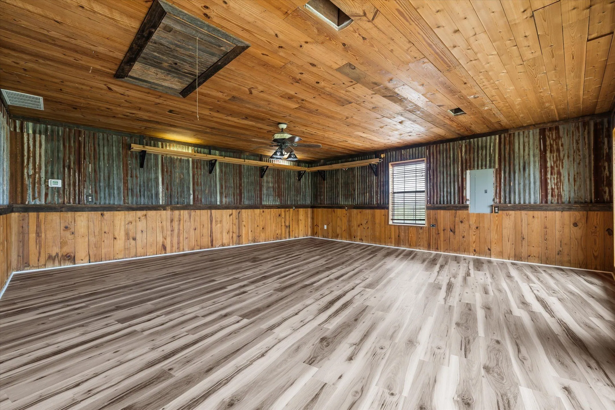 Single Family Residence For Sale in Kaufman County , 6128 N Fm 148, Terrell, Texas 75160, 4 Bedroom, 3 Bathroom, 2 Garage spaces, 2,805 Sqft, built in 1983, Price $639,000, mls#21336241, Real Estate Agent in Terrell, Homes For Sale in Kaufman county, Homes For Sale in Terrell, Realtor in Terrell Texas, Real Estate Brokerage Independent Realty Texas, Luminita Cordes Realtor