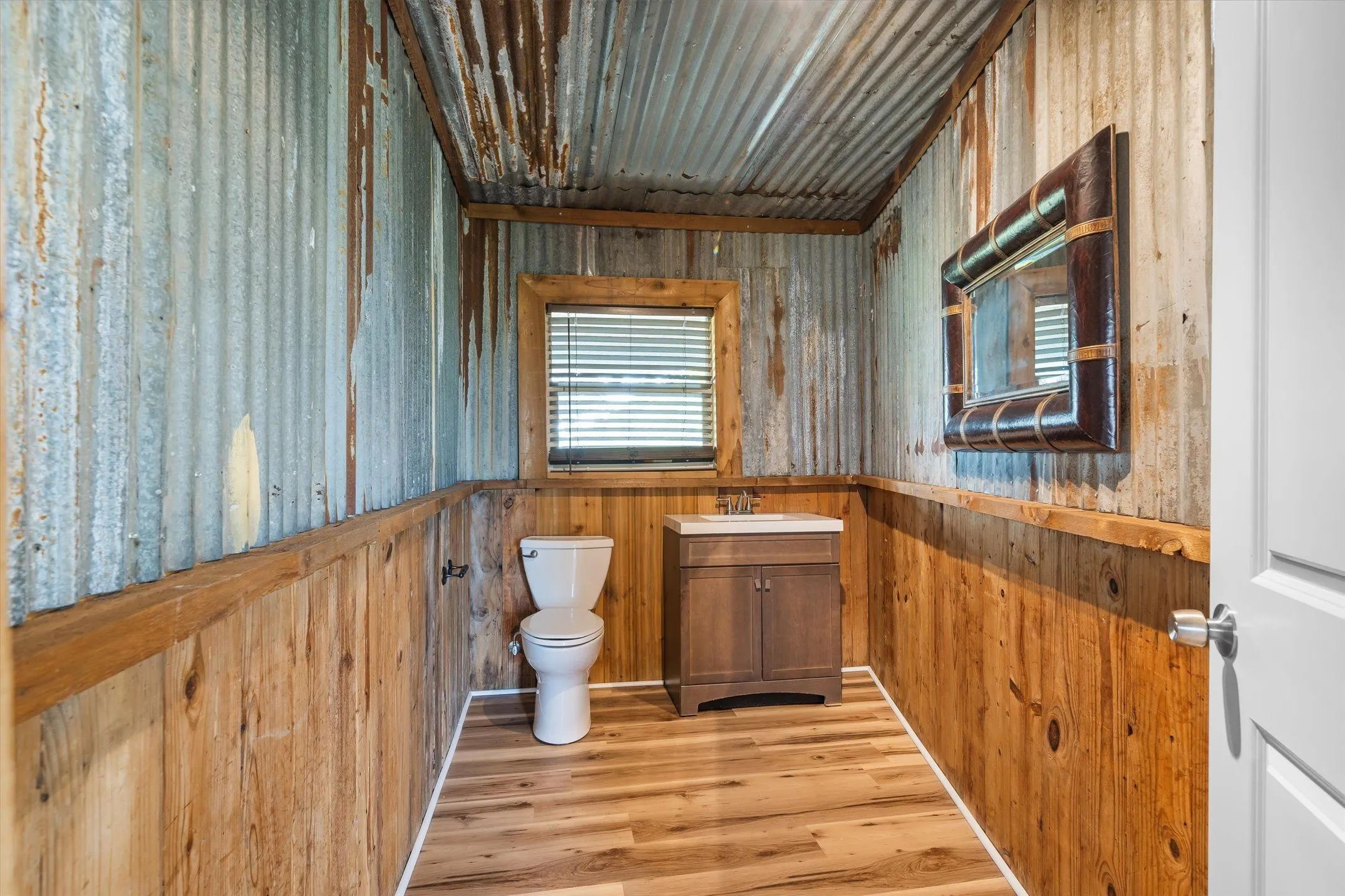 Single Family Residence For Sale in Kaufman County , 6128 N Fm 148, Terrell, Texas 75160, 4 Bedroom, 3 Bathroom, 2 Garage spaces, 2,805 Sqft, built in 1983, Price $639,000, mls#21336241, Real Estate Agent in Terrell, Homes For Sale in Kaufman county, Homes For Sale in Terrell, Realtor in Terrell Texas, Real Estate Brokerage Independent Realty Texas, Luminita Cordes Realtor