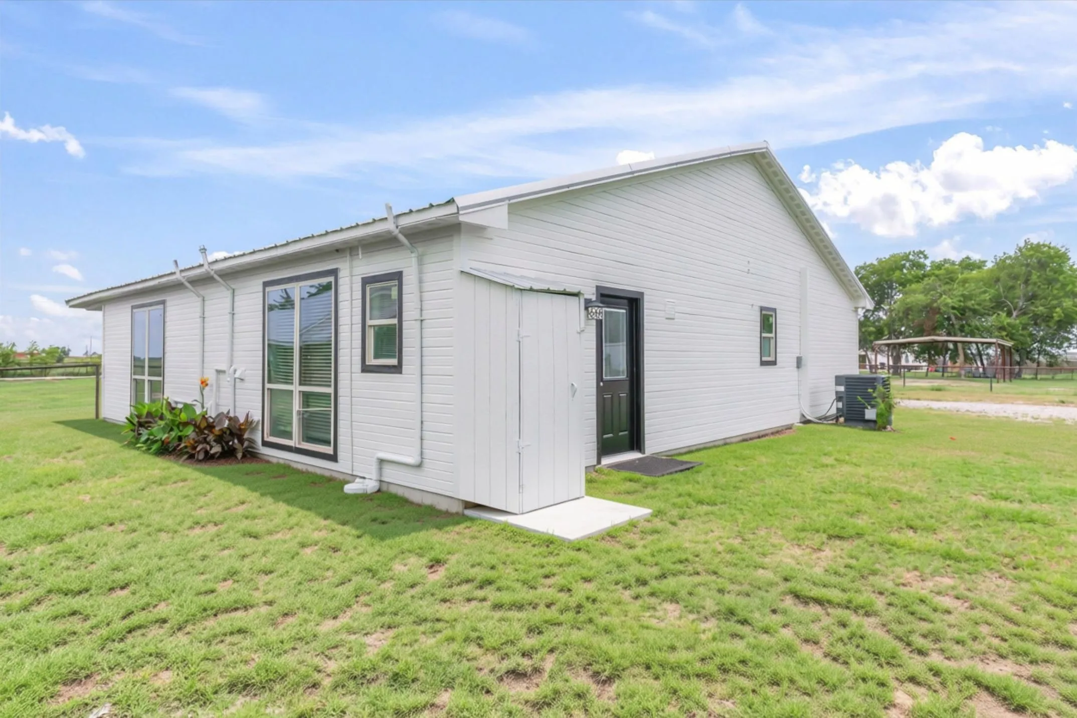 Single Family Residence For Sale in Kaufman County , 6128 N Fm 148, Terrell, Texas 75160, 4 Bedroom, 3 Bathroom, 2 Garage spaces, 2,805 Sqft, built in 1983, Price $639,000, mls#21336241, Real Estate Agent in Terrell, Homes For Sale in Kaufman county, Homes For Sale in Terrell, Realtor in Terrell Texas, Real Estate Brokerage Independent Realty Texas, Luminita Cordes Realtor