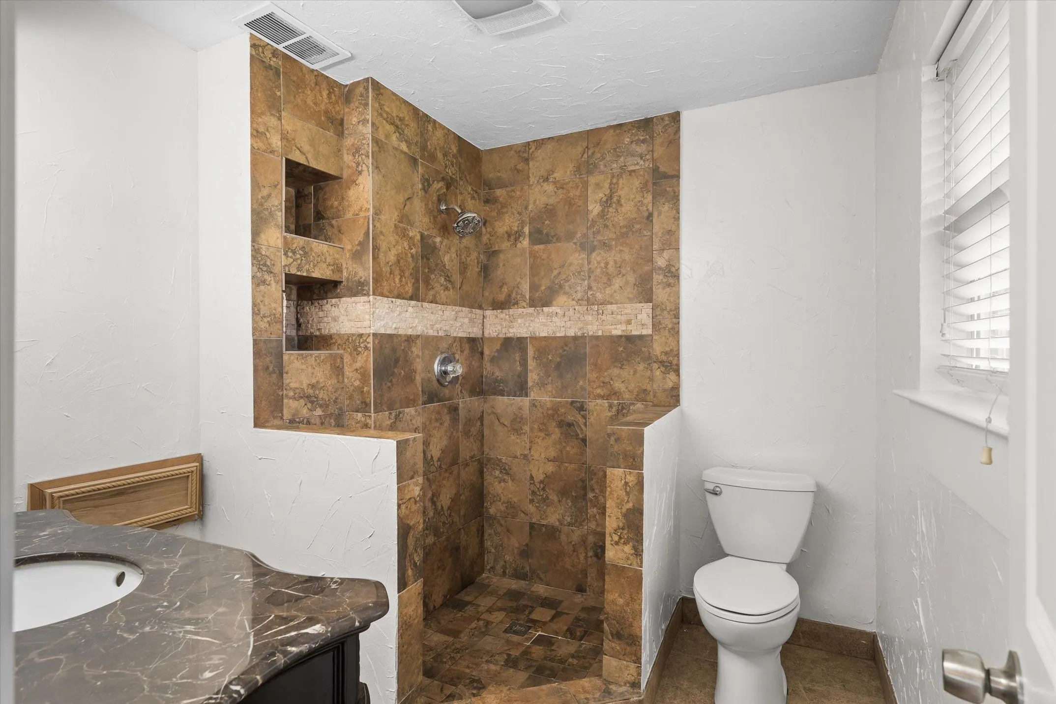 Single Family Residence For Sale in Kaufman County , 6128 N Fm 148, Terrell, Texas 75160, 4 Bedroom, 3 Bathroom, 2 Garage spaces, 2,805 Sqft, built in 1983, Price $639,000, mls#21336241, Real Estate Agent in Terrell, Homes For Sale in Kaufman county, Homes For Sale in Terrell, Realtor in Terrell Texas, Real Estate Brokerage Independent Realty Texas, Luminita Cordes Realtor