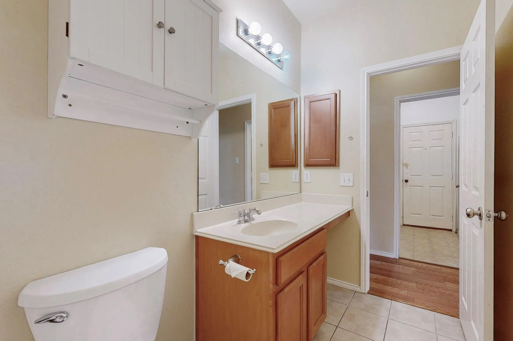 Single Family Residence For Rent in Denton County , 1065 Aviary Drive, Aubrey, Texas 76227, 3 Bedroom, 2 Bathroom, 2 Garage spaces, 1,816 Sqft, built in 2004, Price $2,300, mls#21357304, Real Estate Agent in Aubrey, Homes For Rent in Denton county, Homes For Rent in Aubrey, Realtor in Aubrey Texas, Real Estate Brokerage Independent Realty Texas, Luminita Cordes Realtor