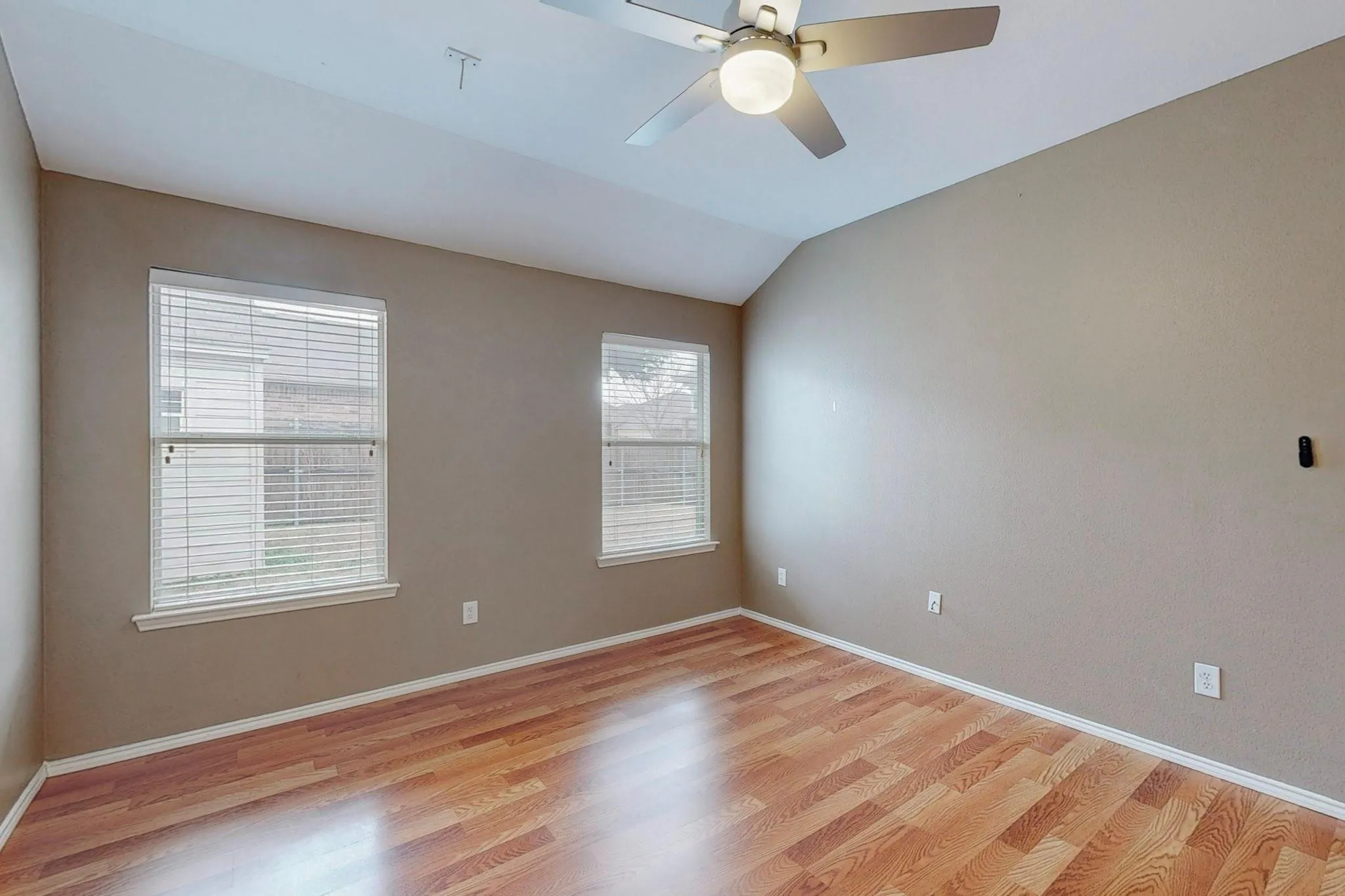 Single Family Residence For Rent in Denton County , 1065 Aviary Drive, Aubrey, Texas 76227, 3 Bedroom, 2 Bathroom, 2 Garage spaces, 1,816 Sqft, built in 2004, Price $2,300, mls#21357304, Real Estate Agent in Aubrey, Homes For Rent in Denton county, Homes For Rent in Aubrey, Realtor in Aubrey Texas, Real Estate Brokerage Independent Realty Texas, Luminita Cordes Realtor
