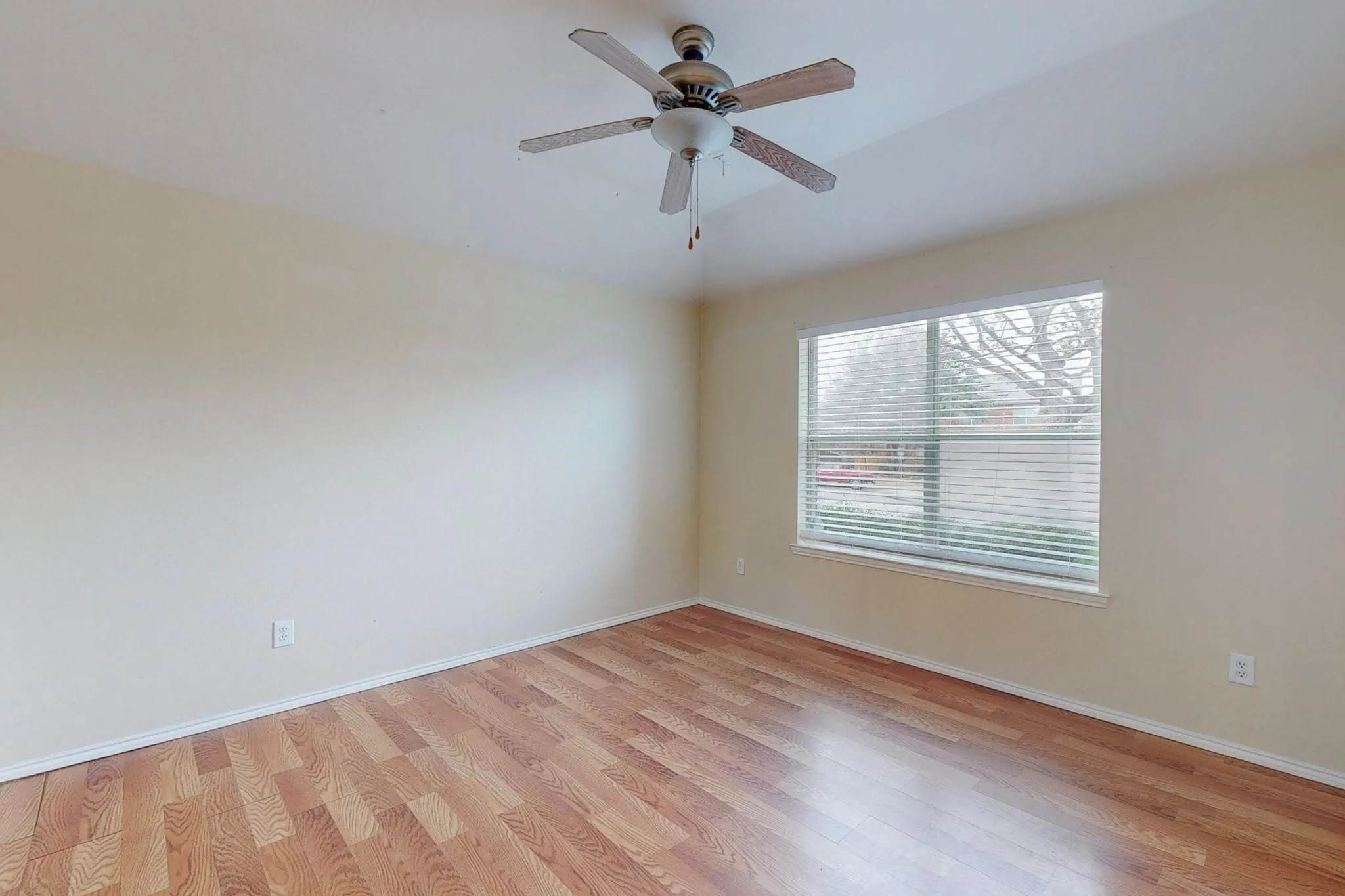 Single Family Residence For Rent in Denton County , 1065 Aviary Drive, Aubrey, Texas 76227, 3 Bedroom, 2 Bathroom, 2 Garage spaces, 1,816 Sqft, built in 2004, Price $2,300, mls#21357304, Real Estate Agent in Aubrey, Homes For Rent in Denton county, Homes For Rent in Aubrey, Realtor in Aubrey Texas, Real Estate Brokerage Independent Realty Texas, Luminita Cordes Realtor
