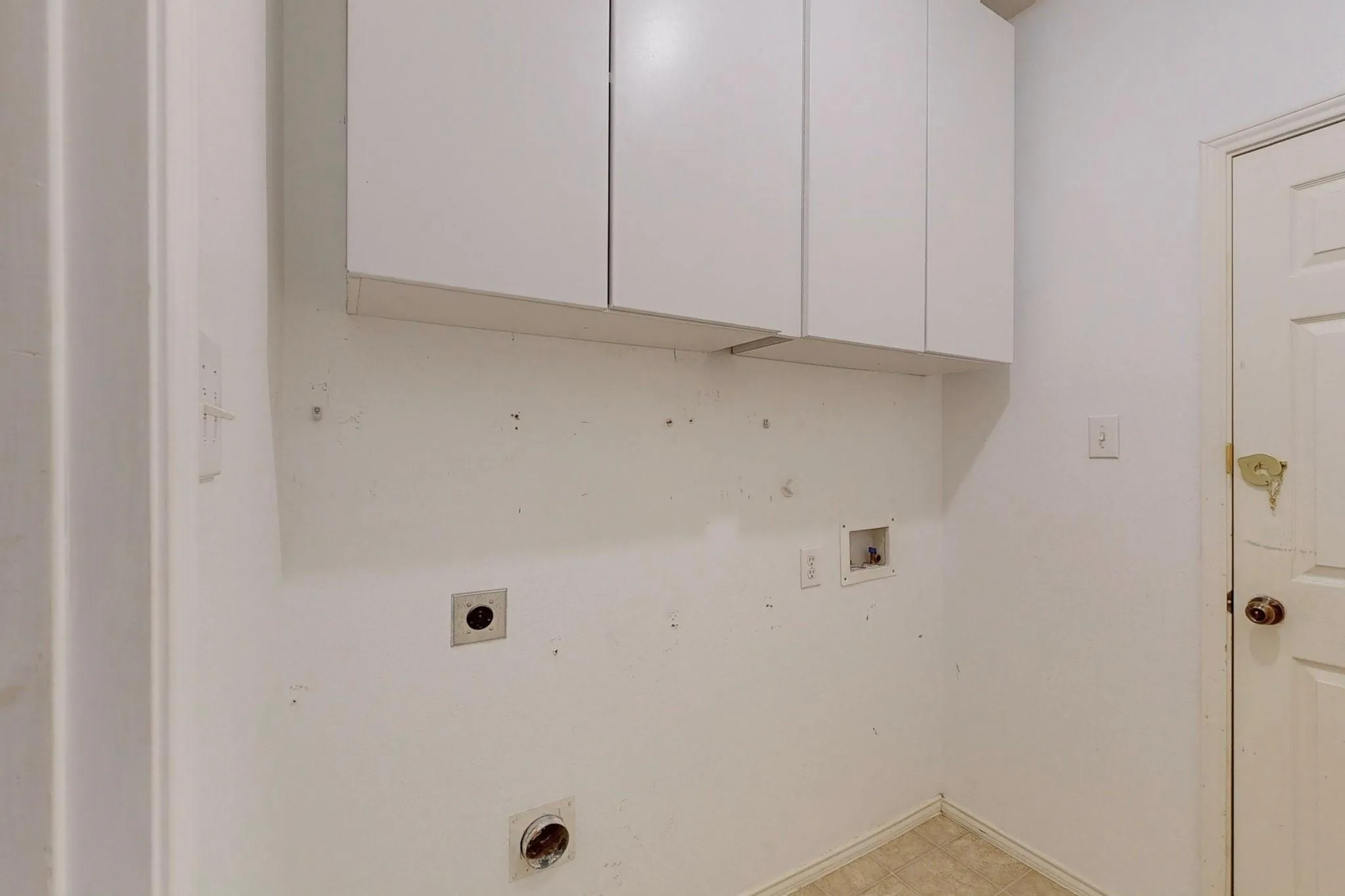 Single Family Residence For Rent in Denton County , 1065 Aviary Drive, Aubrey, Texas 76227, 3 Bedroom, 2 Bathroom, 2 Garage spaces, 1,816 Sqft, built in 2004, Price $2,300, mls#21357304, Real Estate Agent in Aubrey, Homes For Rent in Denton county, Homes For Rent in Aubrey, Realtor in Aubrey Texas, Real Estate Brokerage Independent Realty Texas, Luminita Cordes Realtor