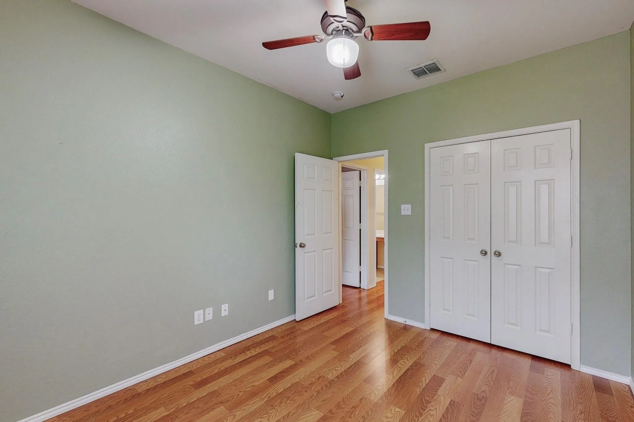 Single Family Residence For Rent in Denton County , 1065 Aviary Drive, Aubrey, Texas 76227, 3 Bedroom, 2 Bathroom, 2 Garage spaces, 1,816 Sqft, built in 2004, Price $2,300, mls#21357304, Real Estate Agent in Aubrey, Homes For Rent in Denton county, Homes For Rent in Aubrey, Realtor in Aubrey Texas, Real Estate Brokerage Independent Realty Texas, Luminita Cordes Realtor