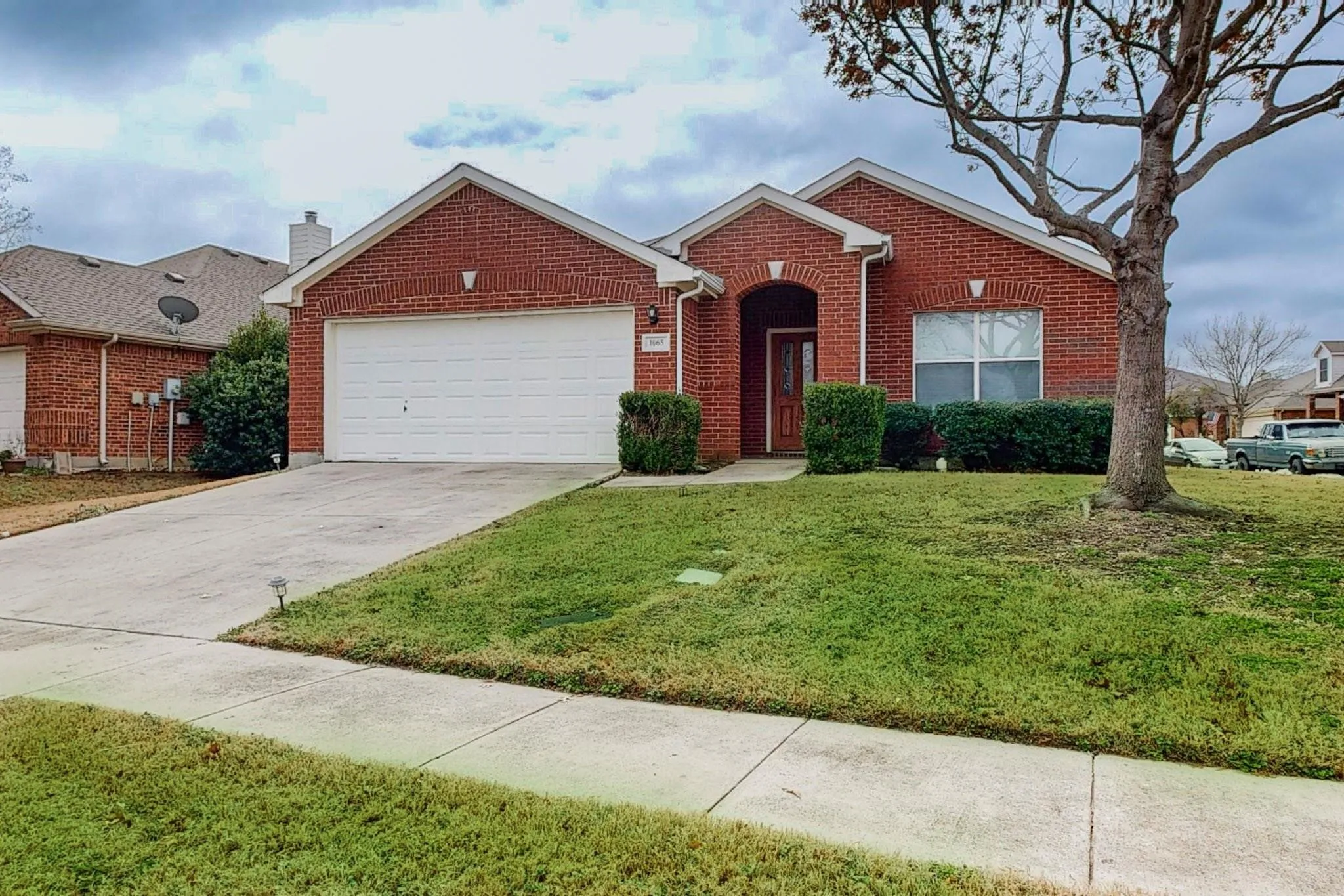 Single Family Residence For Rent in Denton County , 1065 Aviary Drive, Aubrey, Texas 76227, 3 Bedroom, 2 Bathroom, 2 Garage spaces, 1,816 Sqft, built in 2004, Price $2,300, mls#21357304, Real Estate Agent in Aubrey, Homes For Rent in Denton county, Homes For Rent in Aubrey, Realtor in Aubrey Texas, Real Estate Brokerage Independent Realty Texas, Luminita Cordes Realtor