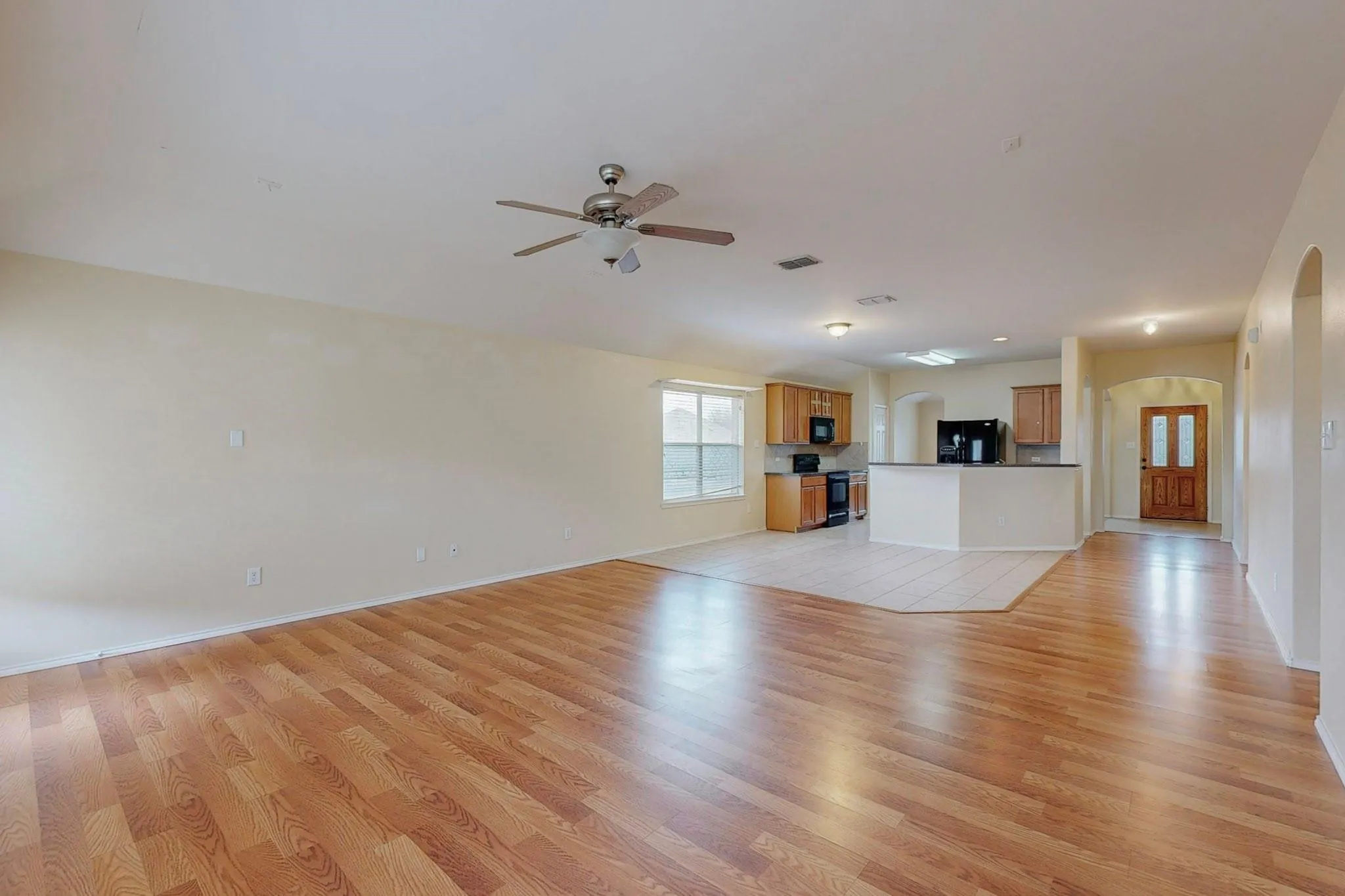 Single Family Residence For Rent in Denton County , 1065 Aviary Drive, Aubrey, Texas 76227, 3 Bedroom, 2 Bathroom, 2 Garage spaces, 1,816 Sqft, built in 2004, Price $2,300, mls#21357304, Real Estate Agent in Aubrey, Homes For Rent in Denton county, Homes For Rent in Aubrey, Realtor in Aubrey Texas, Real Estate Brokerage Independent Realty Texas, Luminita Cordes Realtor