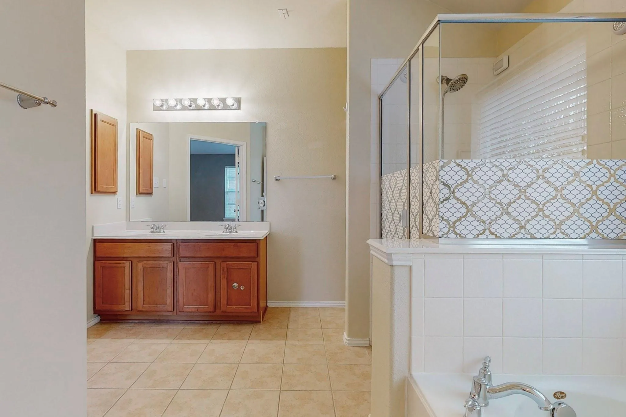 Single Family Residence For Rent in Denton County , 1065 Aviary Drive, Aubrey, Texas 76227, 3 Bedroom, 2 Bathroom, 2 Garage spaces, 1,816 Sqft, built in 2004, Price $2,300, mls#21357304, Real Estate Agent in Aubrey, Homes For Rent in Denton county, Homes For Rent in Aubrey, Realtor in Aubrey Texas, Real Estate Brokerage Independent Realty Texas, Luminita Cordes Realtor