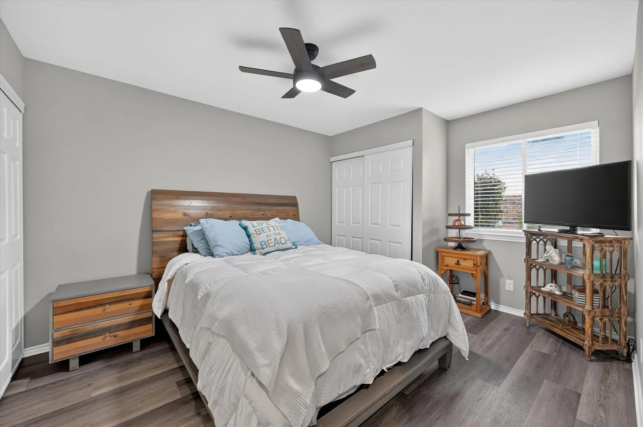 Townhouse For Sale in Tarrant County , 5662 Cedar Creek Drive, Benbrook, Texas 76109, 3 Bedroom, 2 Bathroom, Garage spaces, 1,155 Sqft, built in 1984, mls#21355120, Real Estate Agent in Benbrook, Homes For Sale in Tarrant county, Homes For Sale in Benbrook, Realtor in Benbrook Texas, Real Estate Brokerage Independent Realty Texas, Luminita Cordes Realtor