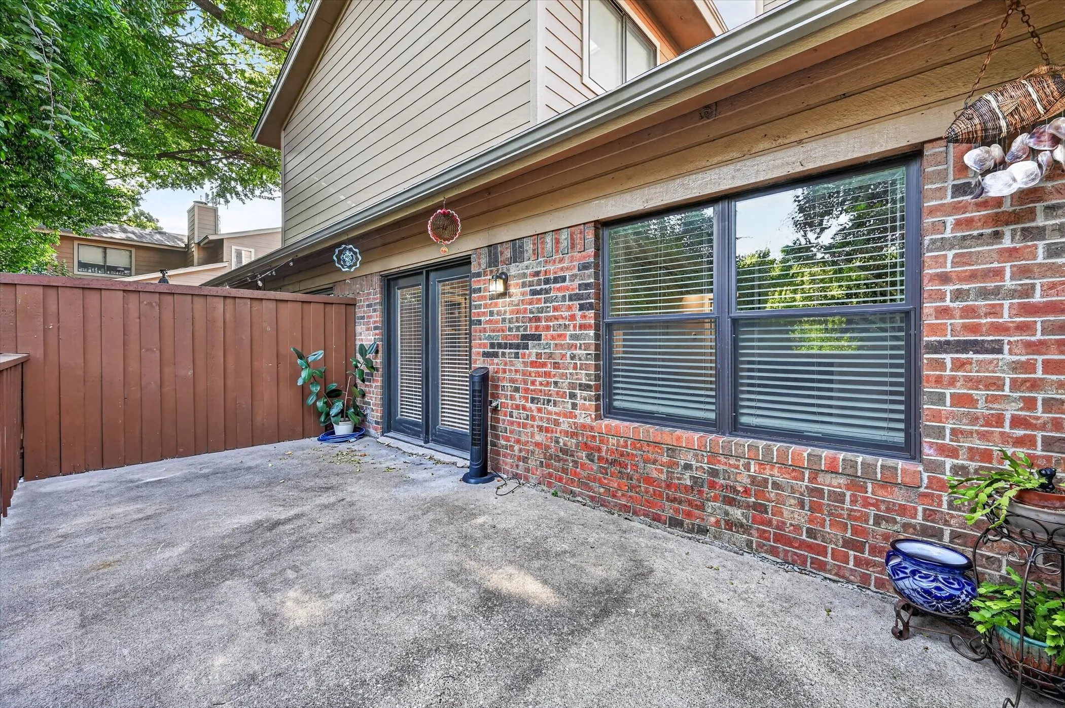 Townhouse For Sale in Tarrant County , 5662 Cedar Creek Drive, Benbrook, Texas 76109, 3 Bedroom, 2 Bathroom, Garage spaces, 1,155 Sqft, built in 1984, mls#21355120, Real Estate Agent in Benbrook, Homes For Sale in Tarrant county, Homes For Sale in Benbrook, Realtor in Benbrook Texas, Real Estate Brokerage Independent Realty Texas, Luminita Cordes Realtor