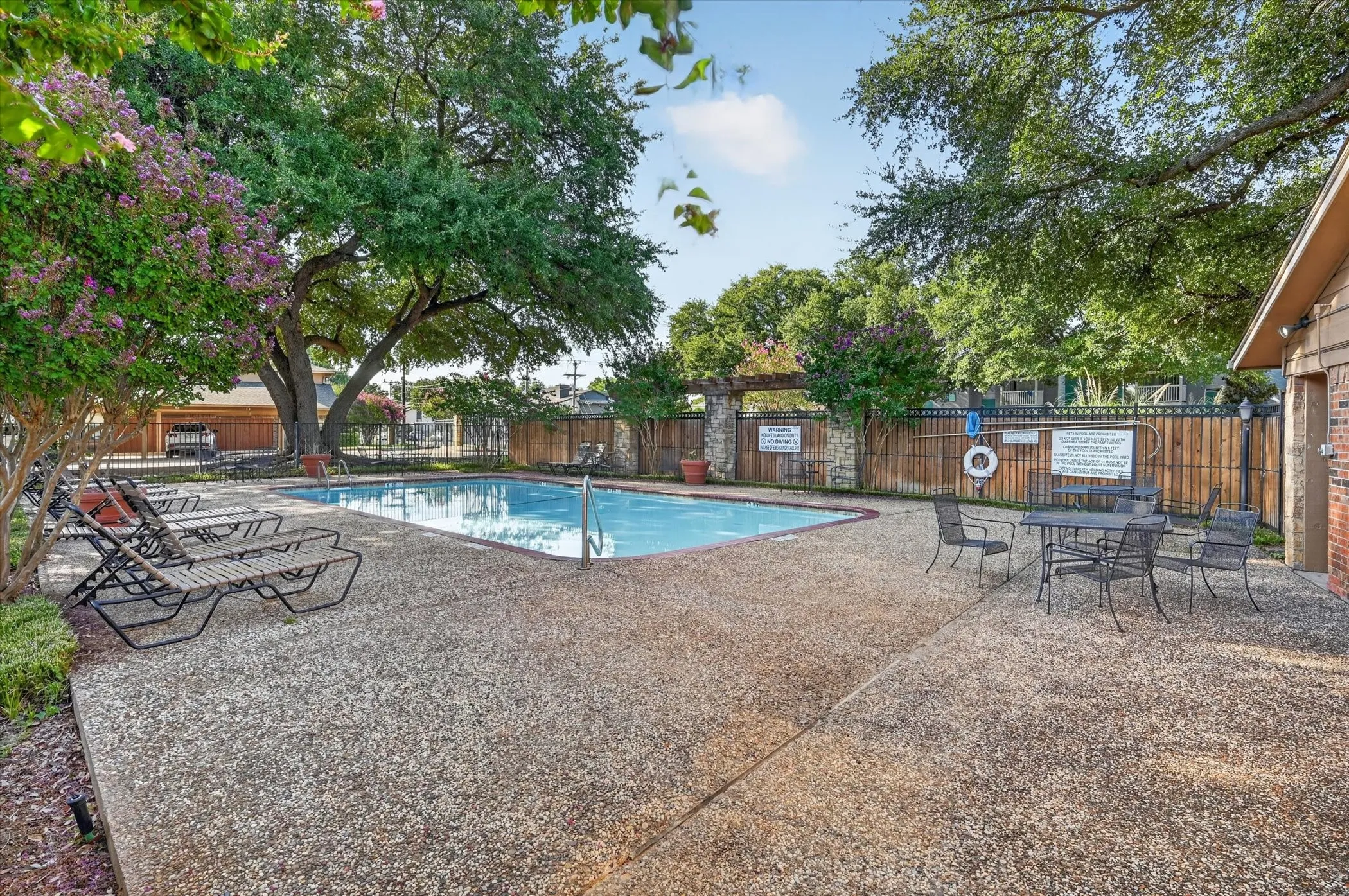 Townhouse For Sale in Tarrant County , 5662 Cedar Creek Drive, Benbrook, Texas 76109, 3 Bedroom, 2 Bathroom, Garage spaces, 1,155 Sqft, built in 1984, mls#21355120, Real Estate Agent in Benbrook, Homes For Sale in Tarrant county, Homes For Sale in Benbrook, Realtor in Benbrook Texas, Real Estate Brokerage Independent Realty Texas, Luminita Cordes Realtor