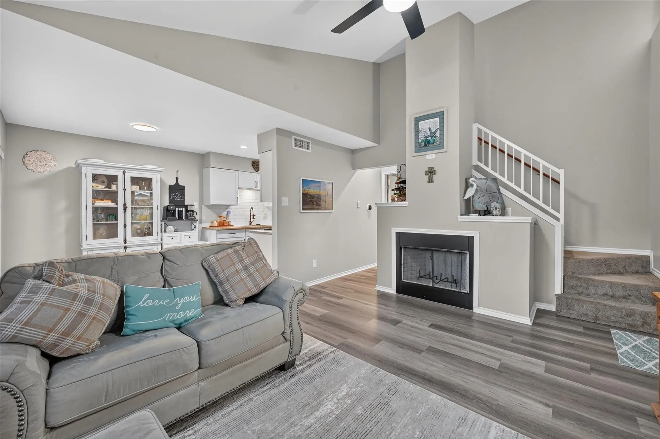 Townhouse For Sale in Tarrant County , 5662 Cedar Creek Drive, Benbrook, Texas 76109, 3 Bedroom, 2 Bathroom, Garage spaces, 1,155 Sqft, built in 1984, mls#21355120, Real Estate Agent in Benbrook, Homes For Sale in Tarrant county, Homes For Sale in Benbrook, Realtor in Benbrook Texas, Real Estate Brokerage Independent Realty Texas, Luminita Cordes Realtor