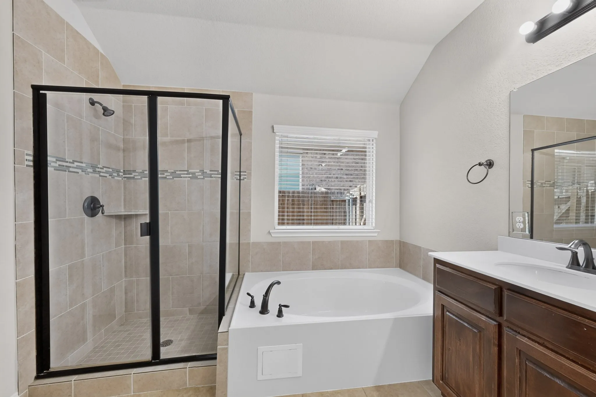Single Family Residence For Rent in Collin County , 10529 N Jackson Hole Lane, Mc Kinney, Texas 75072, 4 Bedroom, 2 Bathroom, 2 Garage spaces, 2,033 Sqft, built in 2015, mls#21357336, Real Estate Agent in Mc Kinney, Homes For Rent in Collin county, Homes For Rent in Mc Kinney, Realtor in Mc Kinney Texas, Real Estate Brokerage Independent Realty Texas, Luminita Cordes Realtor