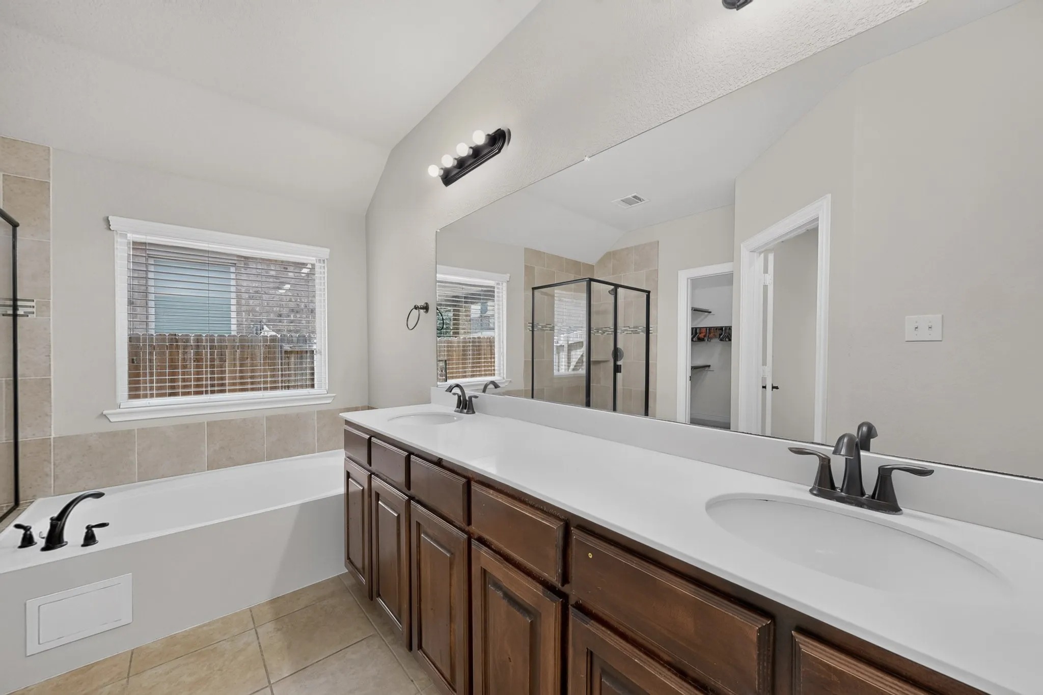 Single Family Residence For Rent in Collin County , 10529 N Jackson Hole Lane, Mc Kinney, Texas 75072, 4 Bedroom, 2 Bathroom, 2 Garage spaces, 2,033 Sqft, built in 2015, mls#21357336, Real Estate Agent in Mc Kinney, Homes For Rent in Collin county, Homes For Rent in Mc Kinney, Realtor in Mc Kinney Texas, Real Estate Brokerage Independent Realty Texas, Luminita Cordes Realtor