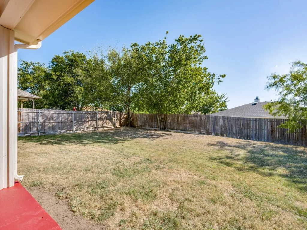 Single Family Residence For Sale in Tarrant County , 1281 Wysteria Lane, Burleson, Texas 76028, 3 Bedroom, 2 Bathroom, 2 Garage spaces, 1,621 Sqft, built in 2012, mls#21339246, Real Estate Agent in Burleson, Homes For Sale in Tarrant county, Homes For Sale in Burleson, Realtor in Burleson Texas, Real Estate Brokerage Independent Realty Texas, Luminita Cordes Realtor
