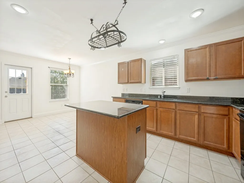 Single Family Residence For Sale in Tarrant County , 1281 Wysteria Lane, Burleson, Texas 76028, 3 Bedroom, 2 Bathroom, 2 Garage spaces, 1,621 Sqft, built in 2012, mls#21339246, Real Estate Agent in Burleson, Homes For Sale in Tarrant county, Homes For Sale in Burleson, Realtor in Burleson Texas, Real Estate Brokerage Independent Realty Texas, Luminita Cordes Realtor