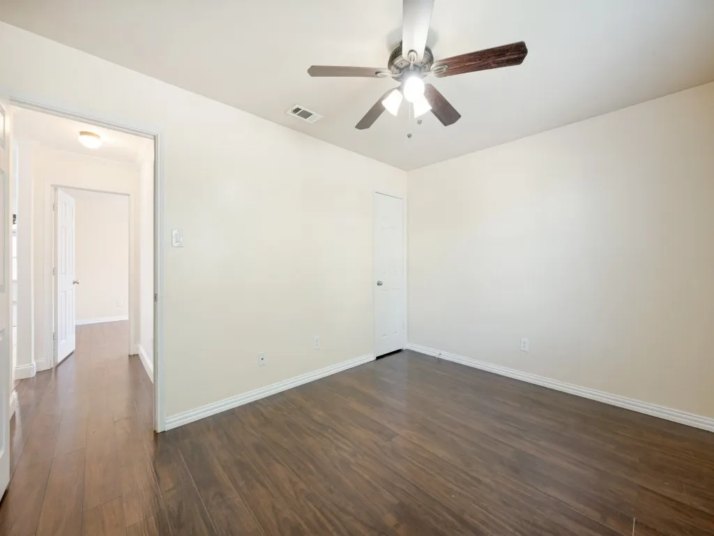 Single Family Residence For Sale in Tarrant County , 1281 Wysteria Lane, Burleson, Texas 76028, 3 Bedroom, 2 Bathroom, 2 Garage spaces, 1,621 Sqft, built in 2012, mls#21339246, Real Estate Agent in Burleson, Homes For Sale in Tarrant county, Homes For Sale in Burleson, Realtor in Burleson Texas, Real Estate Brokerage Independent Realty Texas, Luminita Cordes Realtor