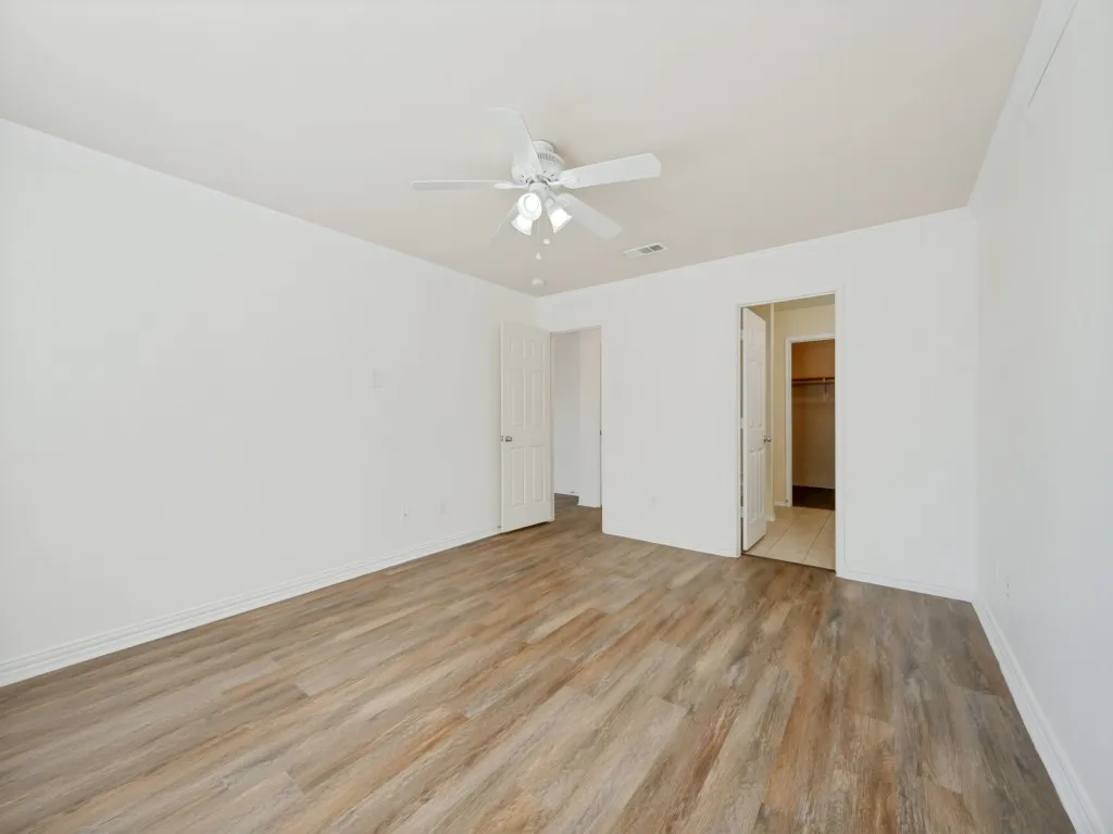 Single Family Residence For Sale in Tarrant County , 1281 Wysteria Lane, Burleson, Texas 76028, 3 Bedroom, 2 Bathroom, 2 Garage spaces, 1,621 Sqft, built in 2012, mls#21339246, Real Estate Agent in Burleson, Homes For Sale in Tarrant county, Homes For Sale in Burleson, Realtor in Burleson Texas, Real Estate Brokerage Independent Realty Texas, Luminita Cordes Realtor