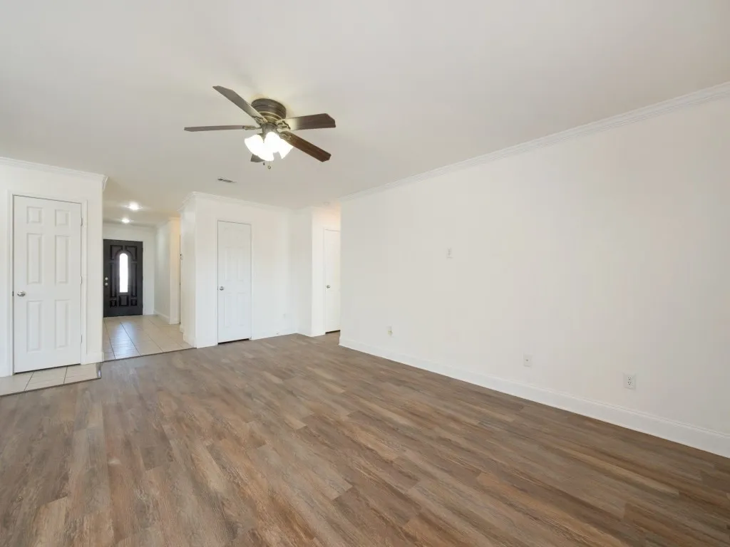 Single Family Residence For Sale in Tarrant County , 1281 Wysteria Lane, Burleson, Texas 76028, 3 Bedroom, 2 Bathroom, 2 Garage spaces, 1,621 Sqft, built in 2012, mls#21339246, Real Estate Agent in Burleson, Homes For Sale in Tarrant county, Homes For Sale in Burleson, Realtor in Burleson Texas, Real Estate Brokerage Independent Realty Texas, Luminita Cordes Realtor