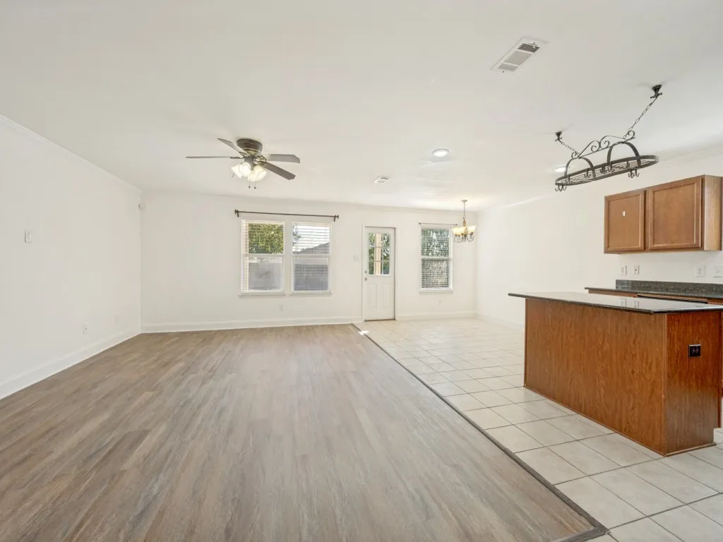 Single Family Residence For Sale in Tarrant County , 1281 Wysteria Lane, Burleson, Texas 76028, 3 Bedroom, 2 Bathroom, 2 Garage spaces, 1,621 Sqft, built in 2012, mls#21339246, Real Estate Agent in Burleson, Homes For Sale in Tarrant county, Homes For Sale in Burleson, Realtor in Burleson Texas, Real Estate Brokerage Independent Realty Texas, Luminita Cordes Realtor