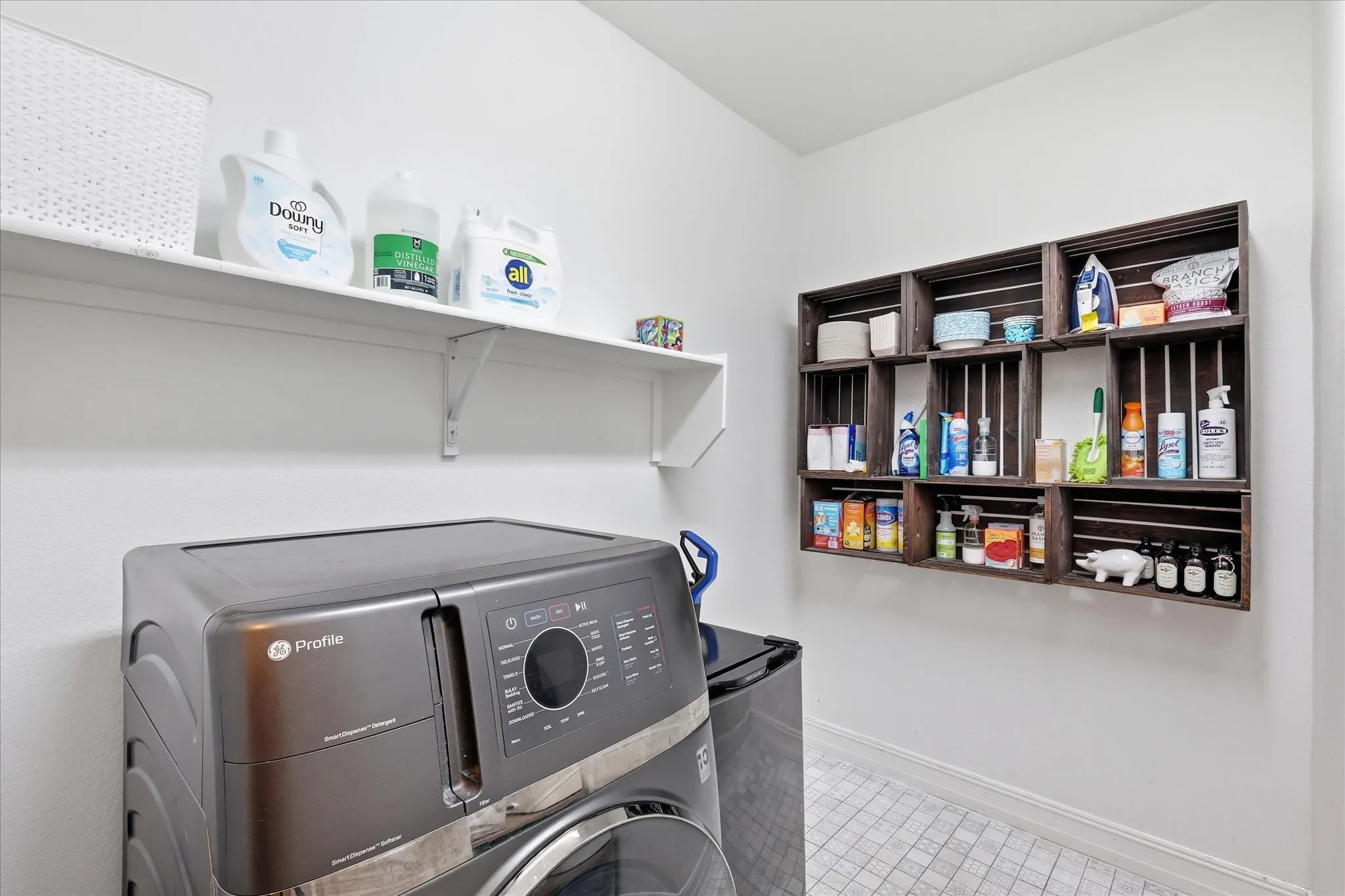Huge separate utility room with extra storage