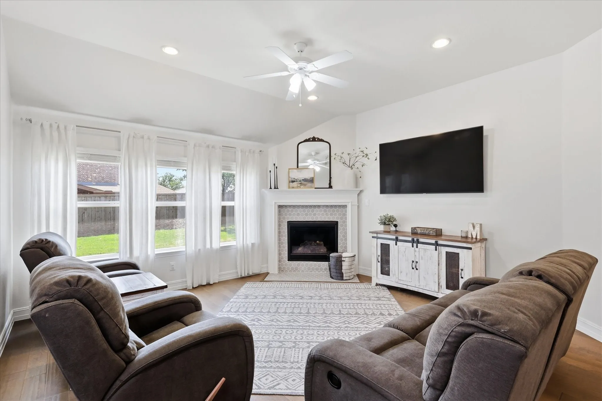 Single Family Residence For Sale in Denton County , 1429 Westborough Drive, Northlake, Texas 76226, 4 Bedroom, 2 Bathroom, 2 Garage spaces, 1,963 Sqft, built in 2016, mls#21353790, Real Estate Agent in Northlake, Homes For Sale in Denton county, Homes For Sale in Northlake, Realtor in Northlake Texas, Real Estate Brokerage Independent Realty Texas, Luminita Cordes Realtor