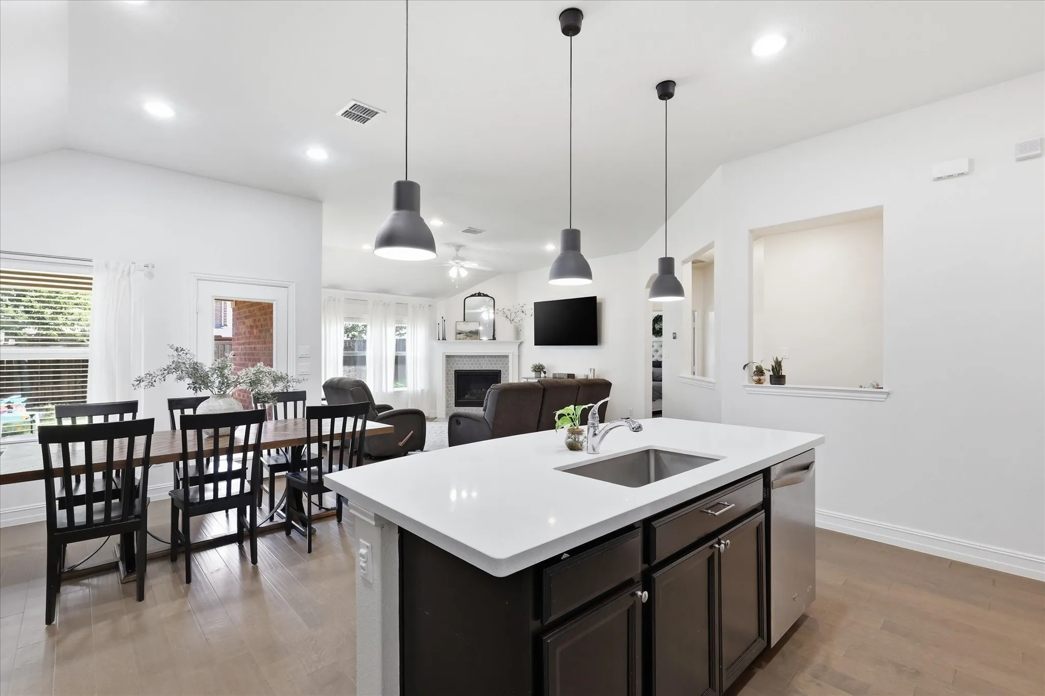 Single Family Residence For Sale in Denton County , 1429 Westborough Drive, Northlake, Texas 76226, 4 Bedroom, 2 Bathroom, 2 Garage spaces, 1,963 Sqft, built in 2016, mls#21353790, Real Estate Agent in Northlake, Homes For Sale in Denton county, Homes For Sale in Northlake, Realtor in Northlake Texas, Real Estate Brokerage Independent Realty Texas, Luminita Cordes Realtor