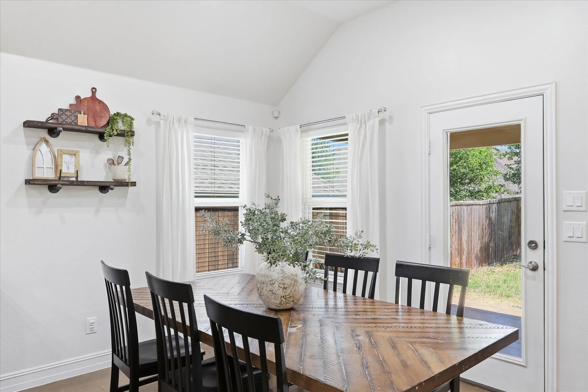 Single Family Residence For Sale in Denton County , 1429 Westborough Drive, Northlake, Texas 76226, 4 Bedroom, 2 Bathroom, 2 Garage spaces, 1,963 Sqft, built in 2016, mls#21353790, Real Estate Agent in Northlake, Homes For Sale in Denton county, Homes For Sale in Northlake, Realtor in Northlake Texas, Real Estate Brokerage Independent Realty Texas, Luminita Cordes Realtor