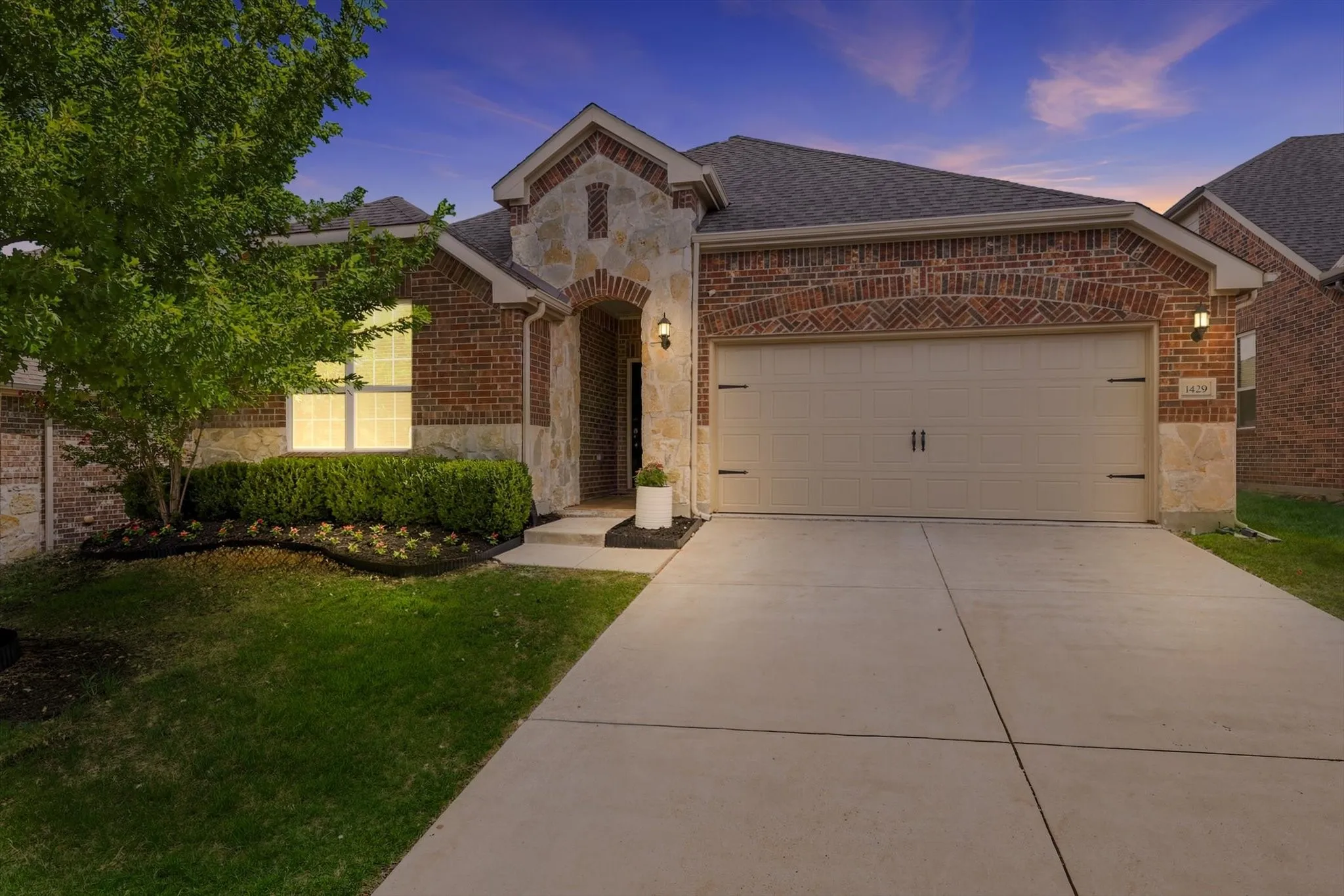 Single Family Residence For Sale in Denton County , 1429 Westborough Drive, Northlake, Texas 76226, 4 Bedroom, 2 Bathroom, 2 Garage spaces, 1,963 Sqft, built in 2016, mls#21353790, Real Estate Agent in Northlake, Homes For Sale in Denton county, Homes For Sale in Northlake, Realtor in Northlake Texas, Real Estate Brokerage Independent Realty Texas, Luminita Cordes Realtor