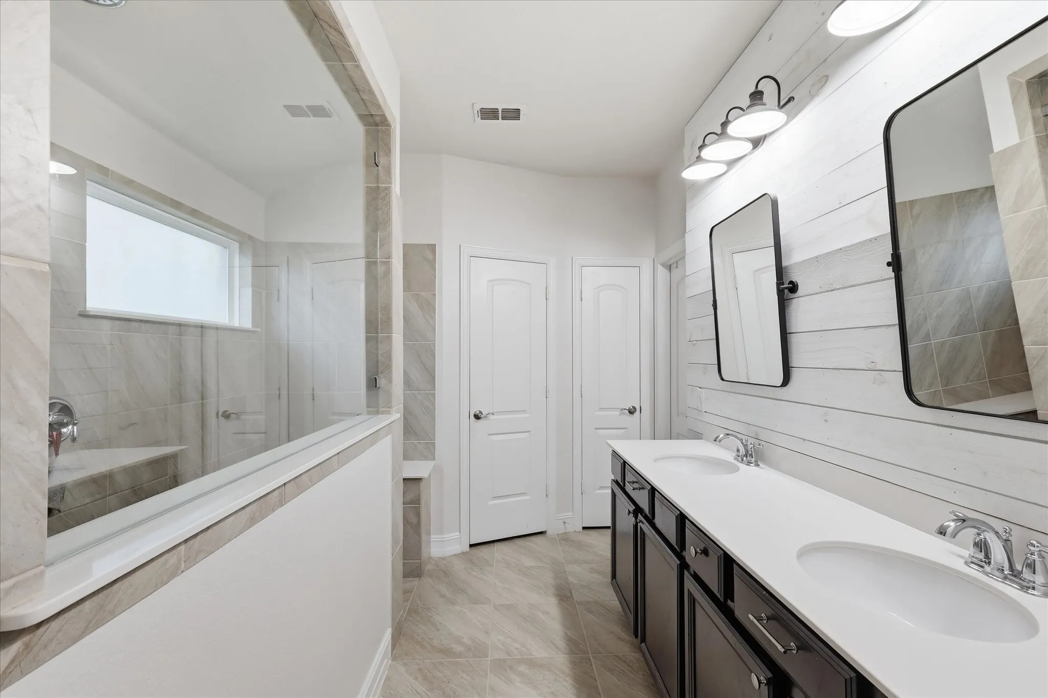 Single Family Residence For Sale in Denton County , 1429 Westborough Drive, Northlake, Texas 76226, 4 Bedroom, 2 Bathroom, 2 Garage spaces, 1,963 Sqft, built in 2016, mls#21353790, Real Estate Agent in Northlake, Homes For Sale in Denton county, Homes For Sale in Northlake, Realtor in Northlake Texas, Real Estate Brokerage Independent Realty Texas, Luminita Cordes Realtor