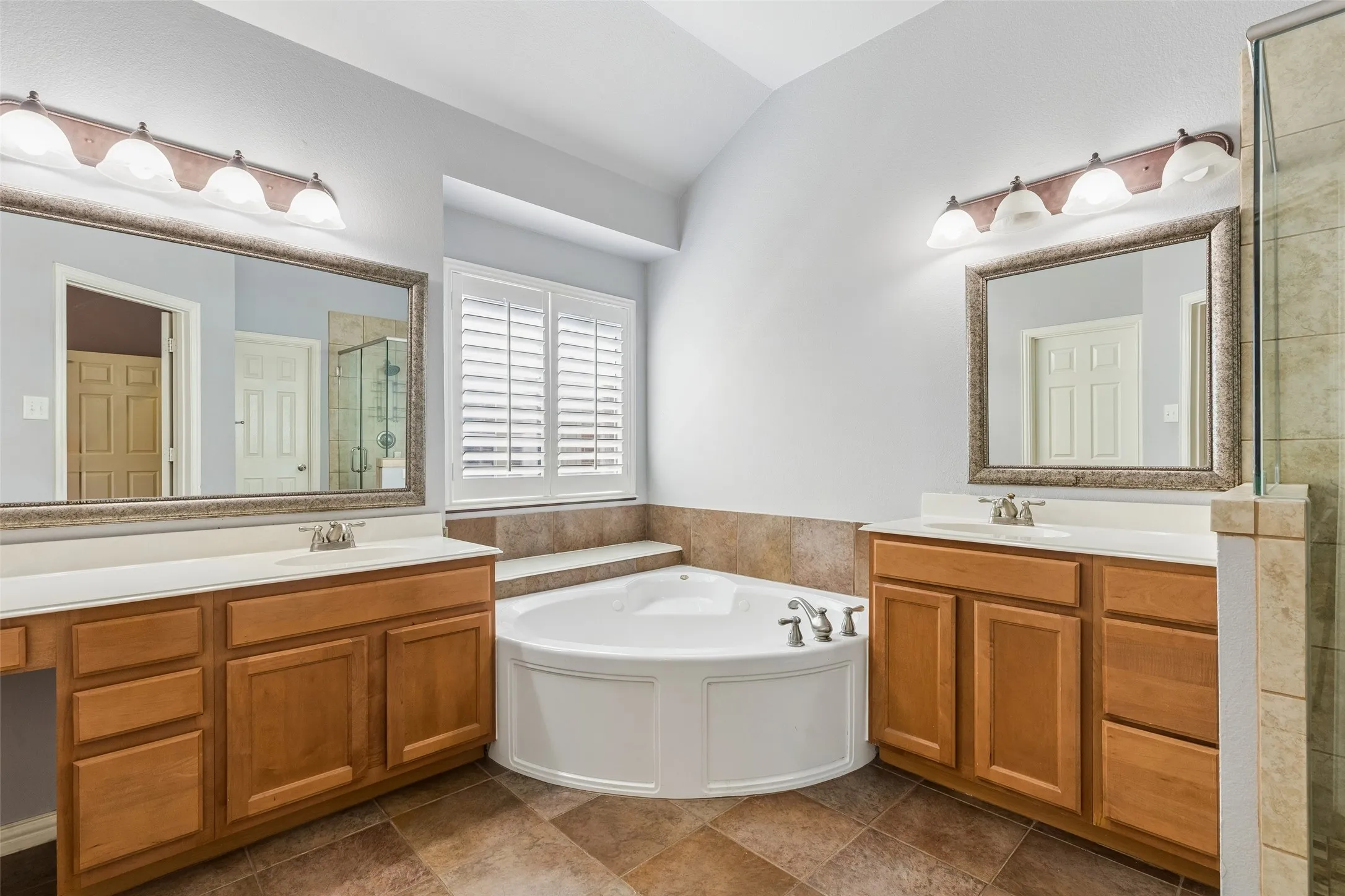 Single Family Residence For Sale in Denton County , 8664 Marion Drive, Frisco, Texas 75036, 4 Bedroom, 3 Bathroom, 2 Garage spaces, 2,828 Sqft, built in 2005, mls#21355549, Real Estate Agent in Frisco, Homes For Sale in Denton county, Homes For Sale in Frisco, Realtor in Frisco Texas, Real Estate Brokerage Independent Realty Texas, Luminita Cordes Realtor