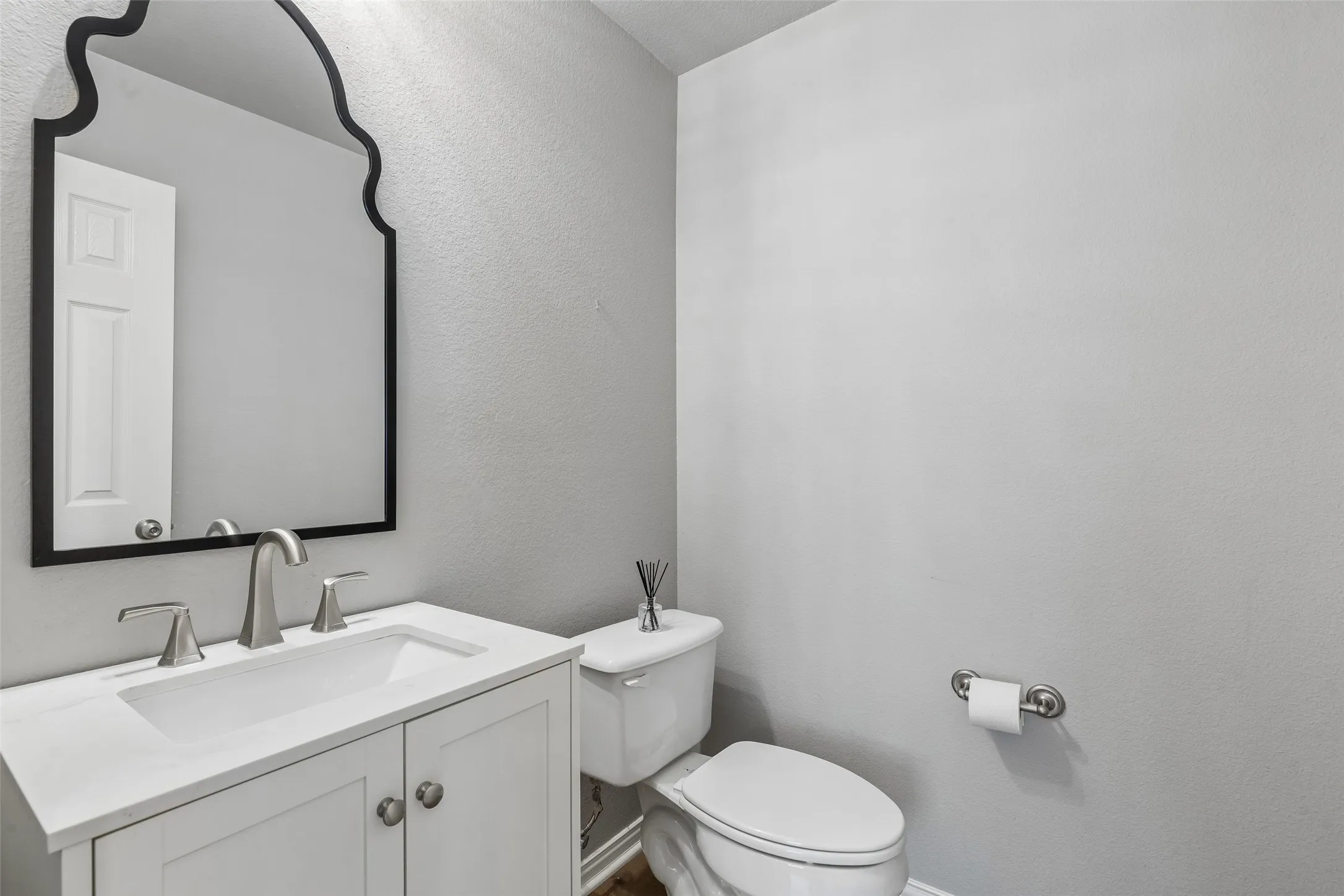 Single Family Residence For Sale in Denton County , 8664 Marion Drive, Frisco, Texas 75036, 4 Bedroom, 3 Bathroom, 2 Garage spaces, 2,828 Sqft, built in 2005, mls#21355549, Real Estate Agent in Frisco, Homes For Sale in Denton county, Homes For Sale in Frisco, Realtor in Frisco Texas, Real Estate Brokerage Independent Realty Texas, Luminita Cordes Realtor