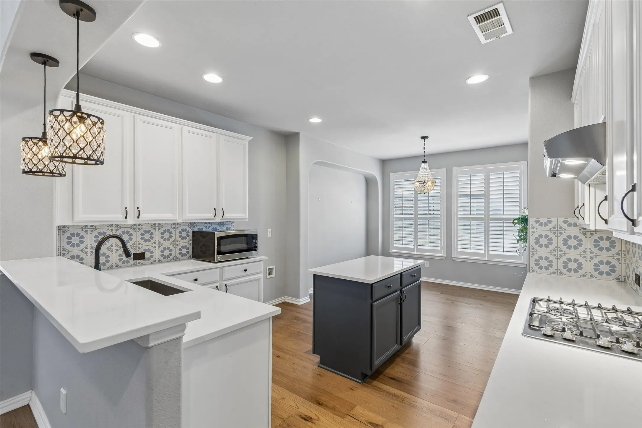 Single Family Residence For Sale in Denton County , 8664 Marion Drive, Frisco, Texas 75036, 4 Bedroom, 3 Bathroom, 2 Garage spaces, 2,828 Sqft, built in 2005, mls#21355549, Real Estate Agent in Frisco, Homes For Sale in Denton county, Homes For Sale in Frisco, Realtor in Frisco Texas, Real Estate Brokerage Independent Realty Texas, Luminita Cordes Realtor