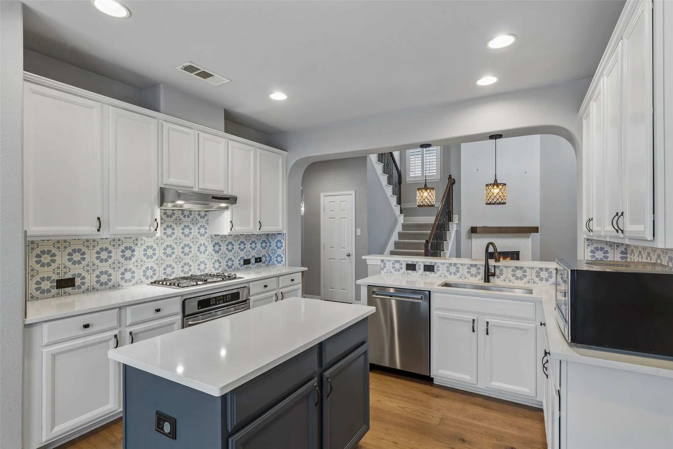 Single Family Residence For Sale in Denton County , 8664 Marion Drive, Frisco, Texas 75036, 4 Bedroom, 3 Bathroom, 2 Garage spaces, 2,828 Sqft, built in 2005, mls#21355549, Real Estate Agent in Frisco, Homes For Sale in Denton county, Homes For Sale in Frisco, Realtor in Frisco Texas, Real Estate Brokerage Independent Realty Texas, Luminita Cordes Realtor
