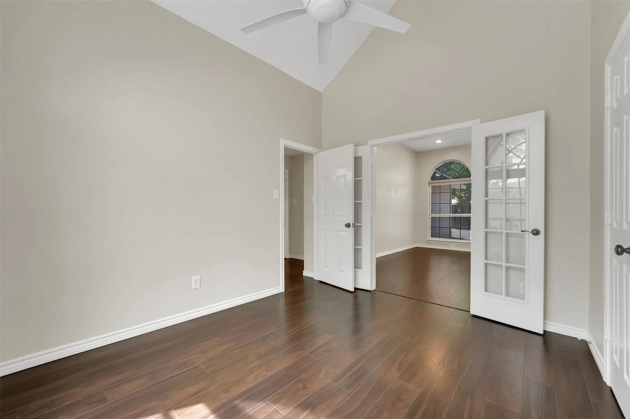 Single Family Residence For Sale in Dallas County , 4001 Arrowcrest Lane, Garland, Texas 75044, 3 Bedroom, 2 Bathroom, 2 Garage spaces, 1,556 Sqft, built in 1992, mls#21356397, Real Estate Agent in Garland, Homes For Sale in Dallas county, Homes For Sale in Garland, Realtor in Garland Texas, Real Estate Brokerage Independent Realty Texas, Luminita Cordes Realtor