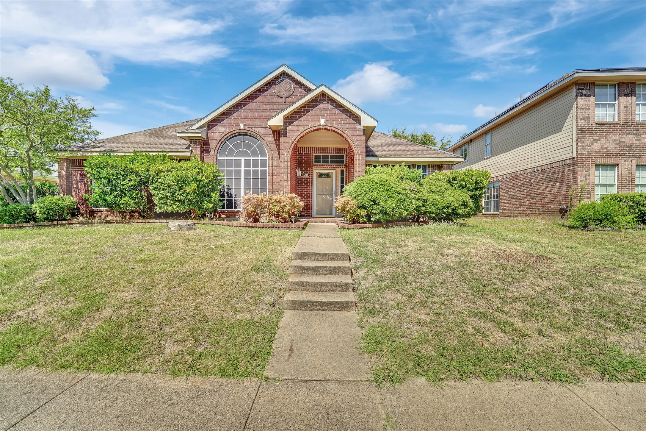 Single Family Residence For Sale in Dallas County , 4001 Arrowcrest Lane, Garland, Texas 75044, 3 Bedroom, 2 Bathroom, 2 Garage spaces, 1,556 Sqft, built in 1992, mls#21356397, Real Estate Agent in Garland, Homes For Sale in Dallas county, Homes For Sale in Garland, Realtor in Garland Texas, Real Estate Brokerage Independent Realty Texas, Luminita Cordes Realtor