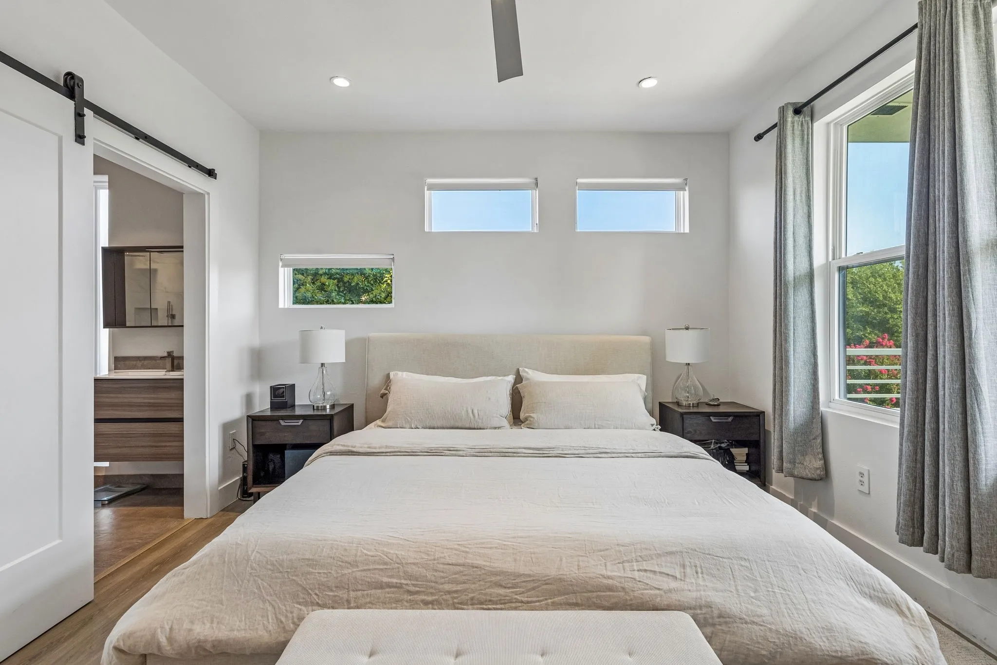 Condominium For Sale in Dallas County , 4107 Bowser Avenue 102, Dallas, Texas 75219, 2 Bedroom, 2 Bathroom, 2 Garage spaces, 1,314 Sqft, built in 2008, mls#21355356, Real Estate Agent in Dallas, Homes For Sale in Dallas county, Homes For Sale in Dallas, Realtor in Dallas Texas, Real Estate Brokerage Independent Realty Texas, Luminita Cordes Realtor