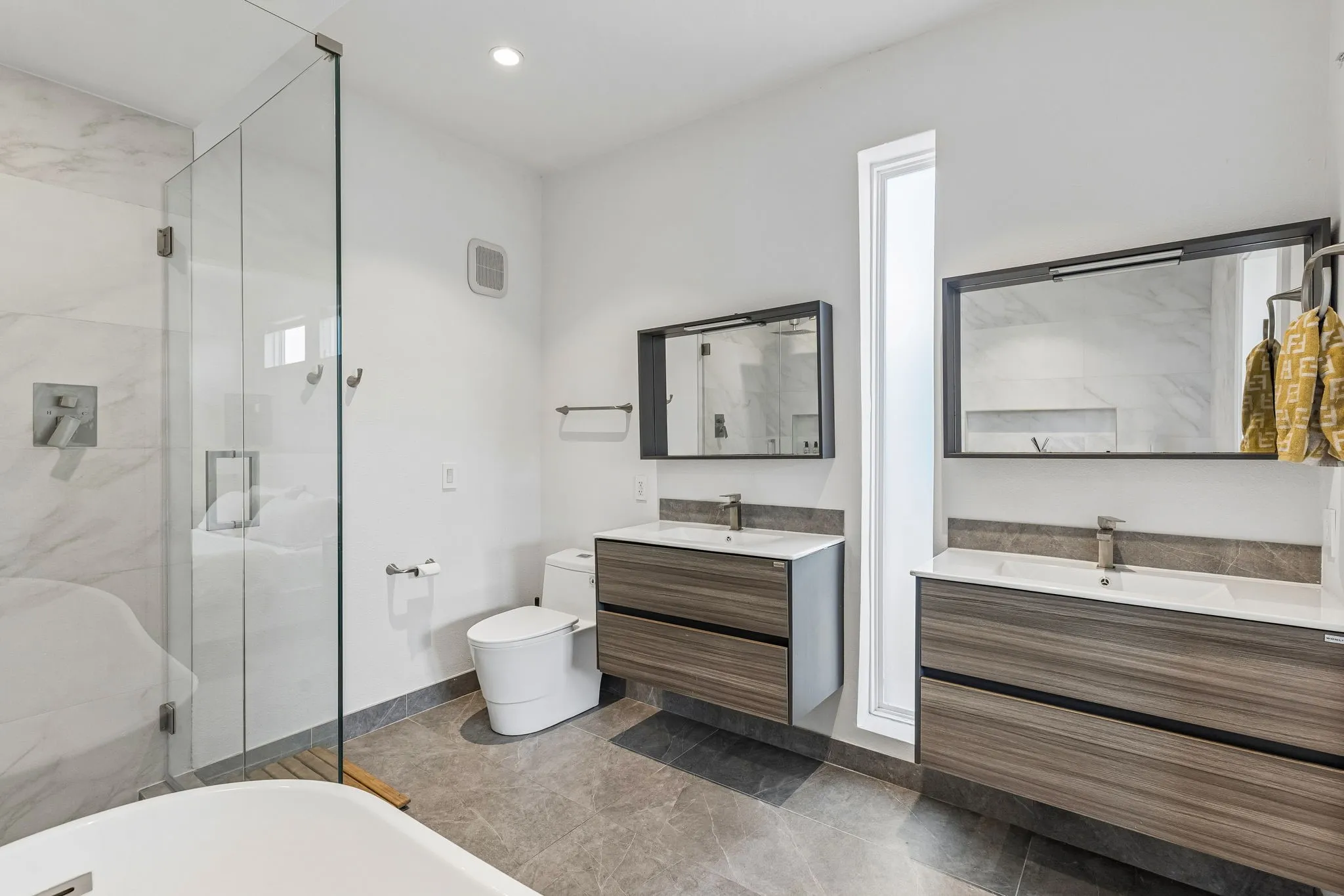 Condominium For Sale in Dallas County , 4107 Bowser Avenue 102, Dallas, Texas 75219, 2 Bedroom, 2 Bathroom, 2 Garage spaces, 1,314 Sqft, built in 2008, mls#21355356, Real Estate Agent in Dallas, Homes For Sale in Dallas county, Homes For Sale in Dallas, Realtor in Dallas Texas, Real Estate Brokerage Independent Realty Texas, Luminita Cordes Realtor